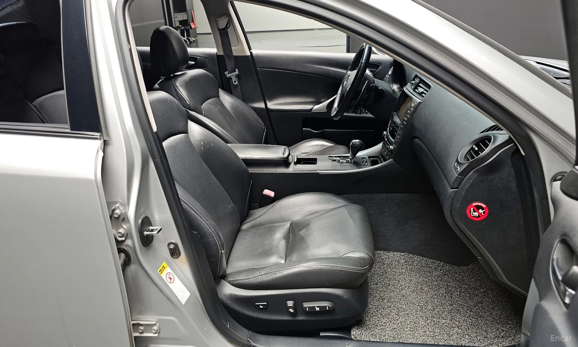 Lexus IS250 превью 10