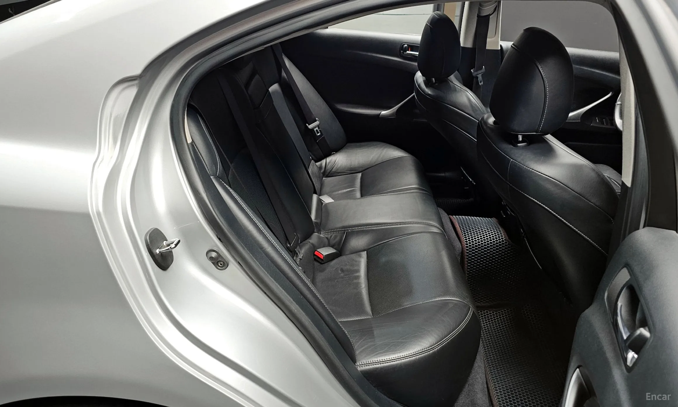 Lexus IS250 превью 11