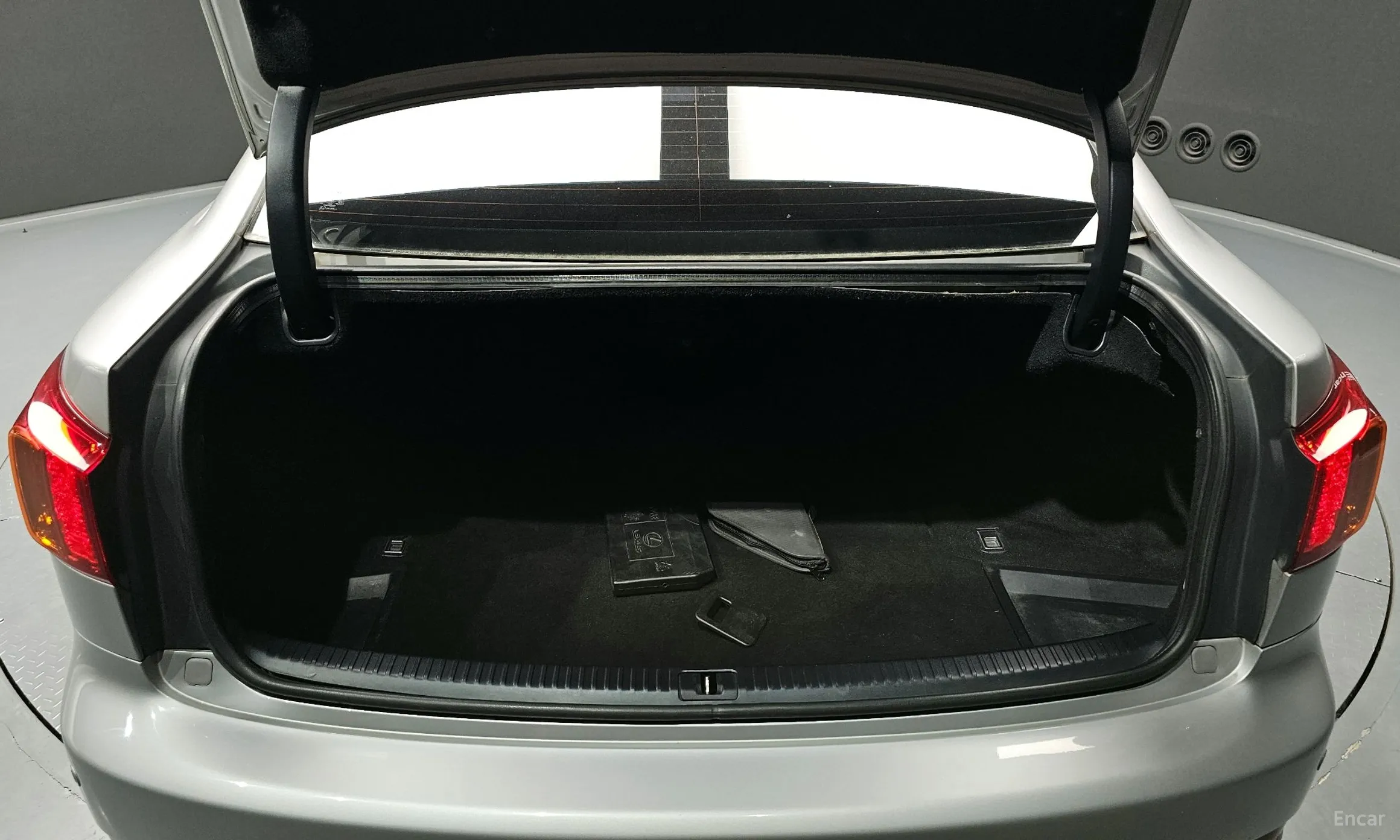 Lexus IS250 превью 20