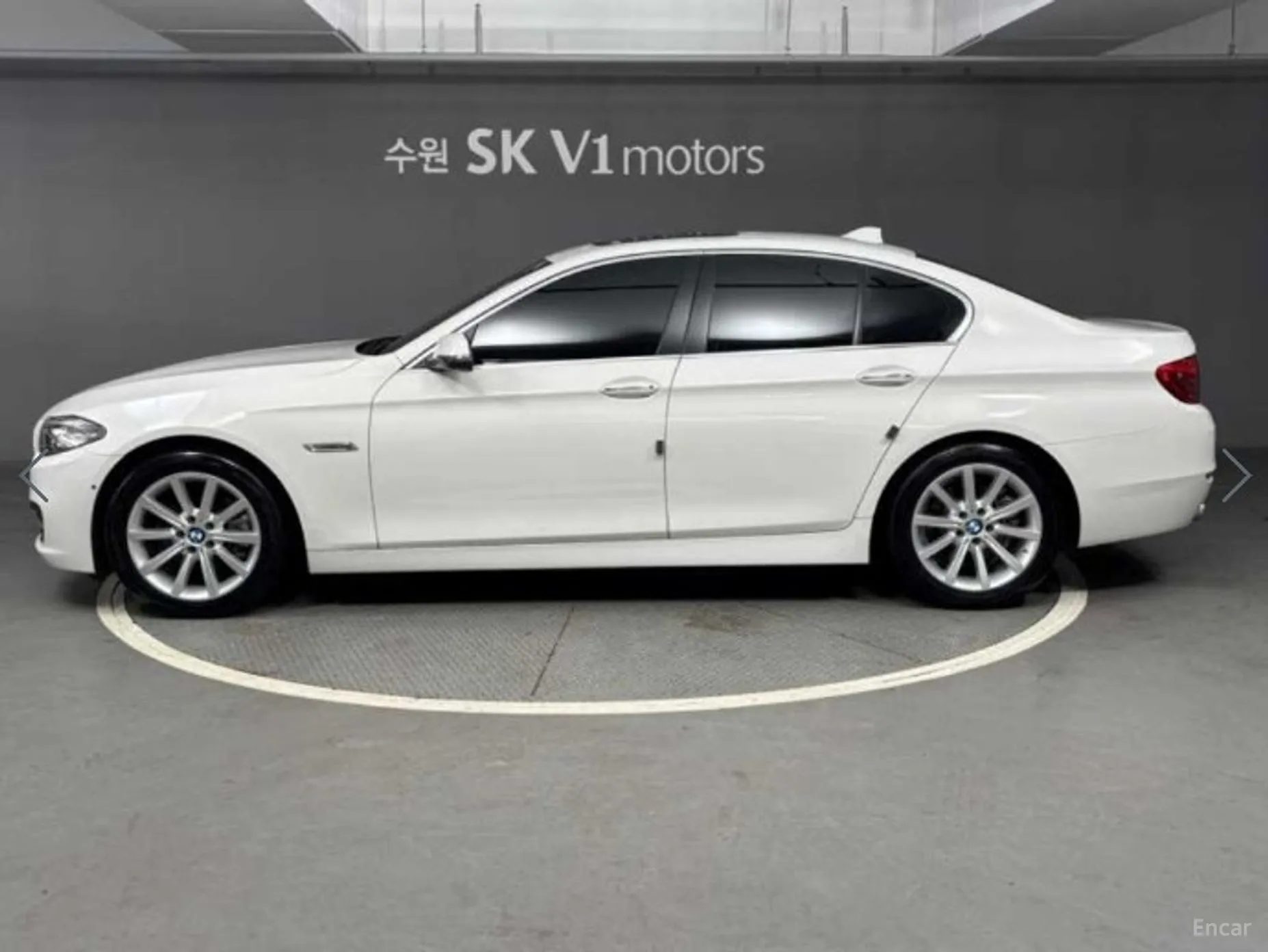 BMW 5 Series (F10) превью 3