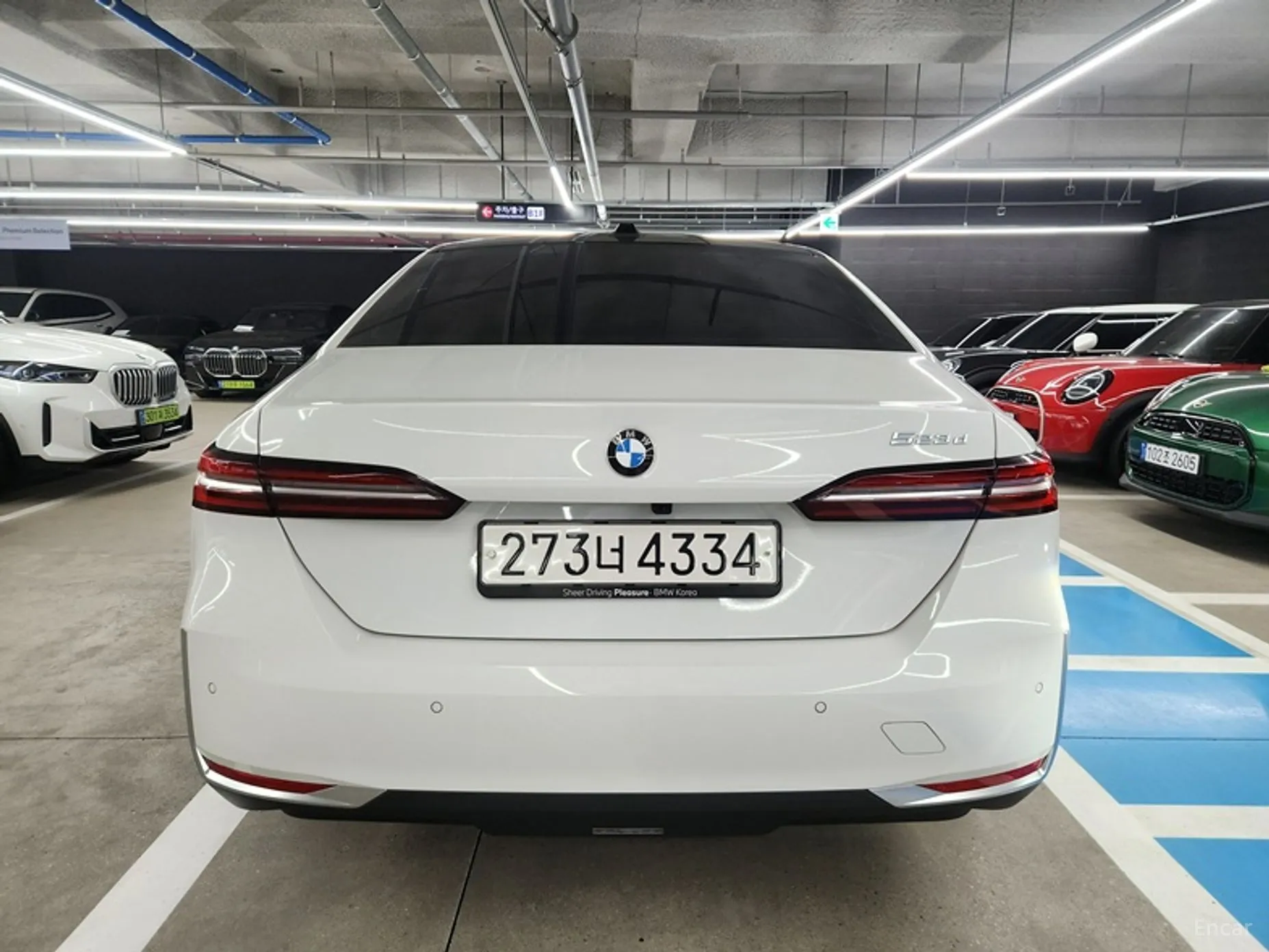 BMW 5 Series (G60) превью 3