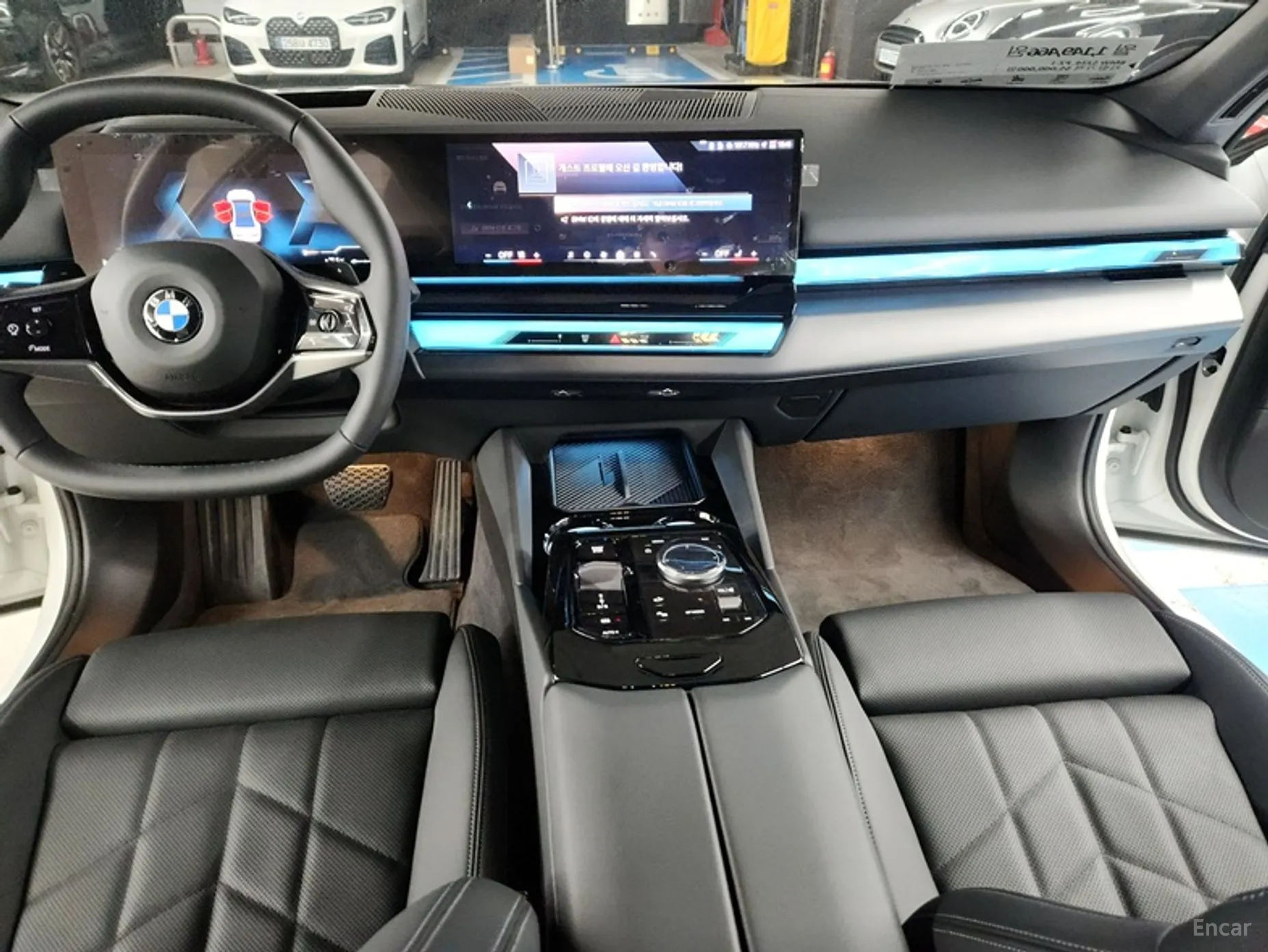 BMW 5 Series (G60) превью 4