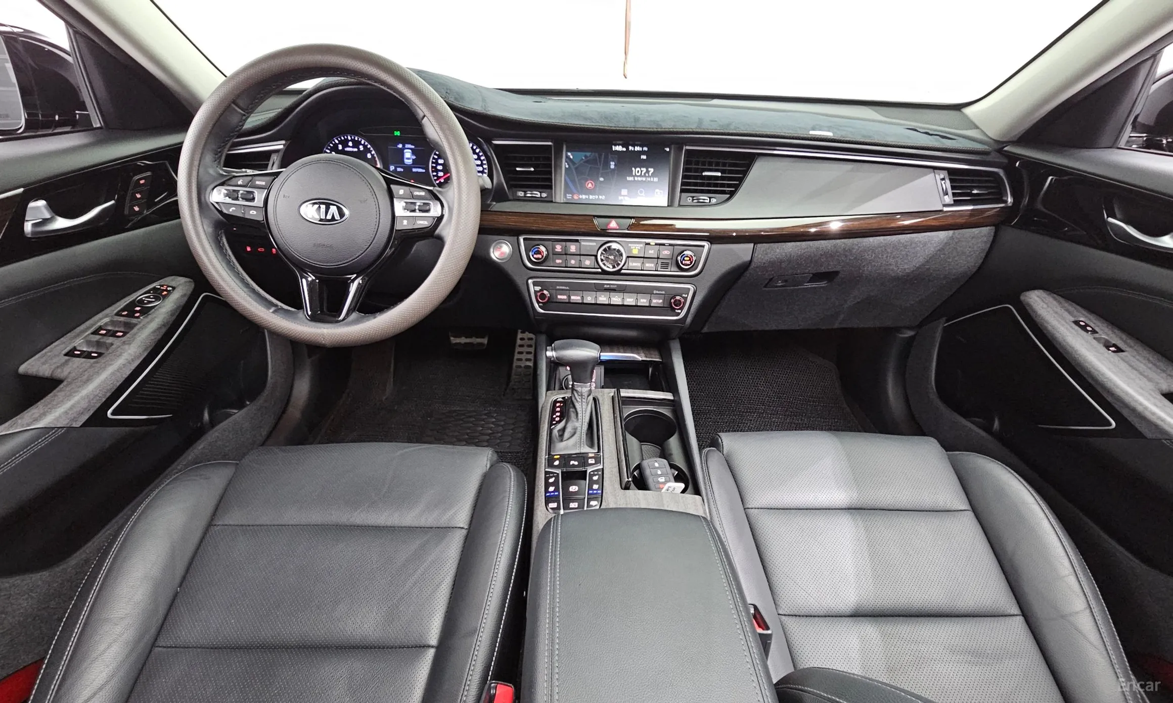 Kia K7 превью 4