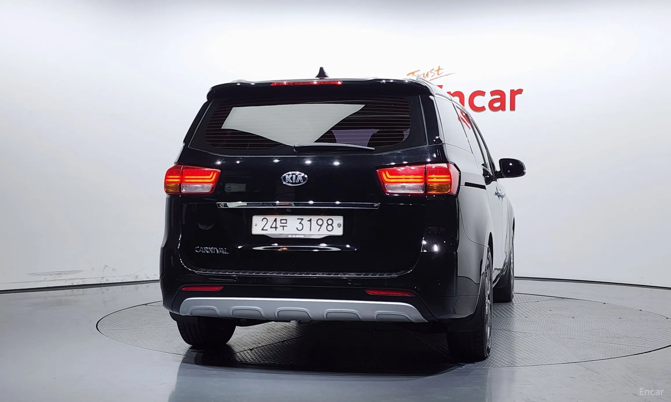 Kia Carnival превью 3