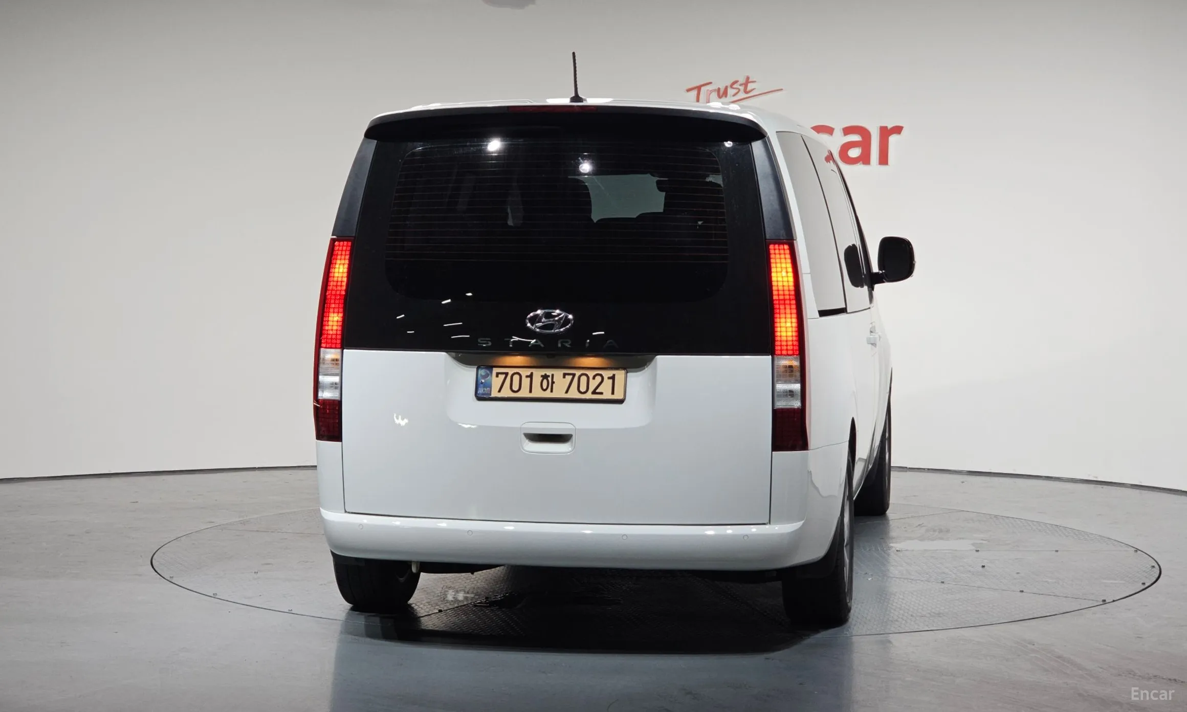 Hyundai Staria превью 3