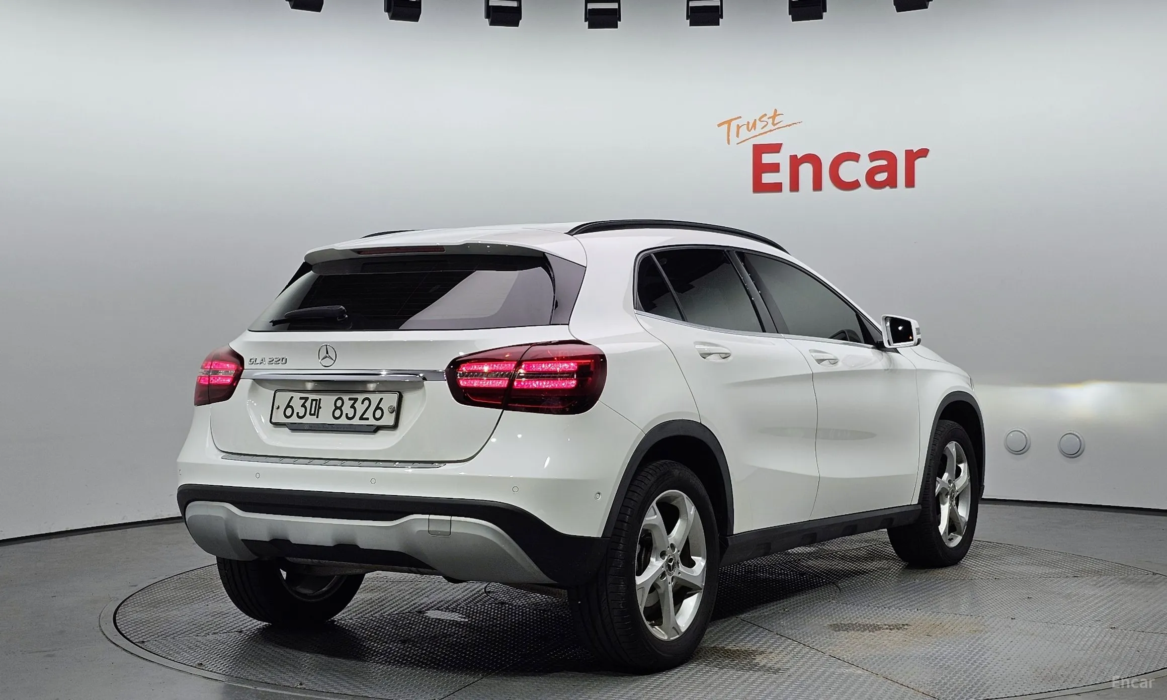Mercedes Benz GLA-Class X156