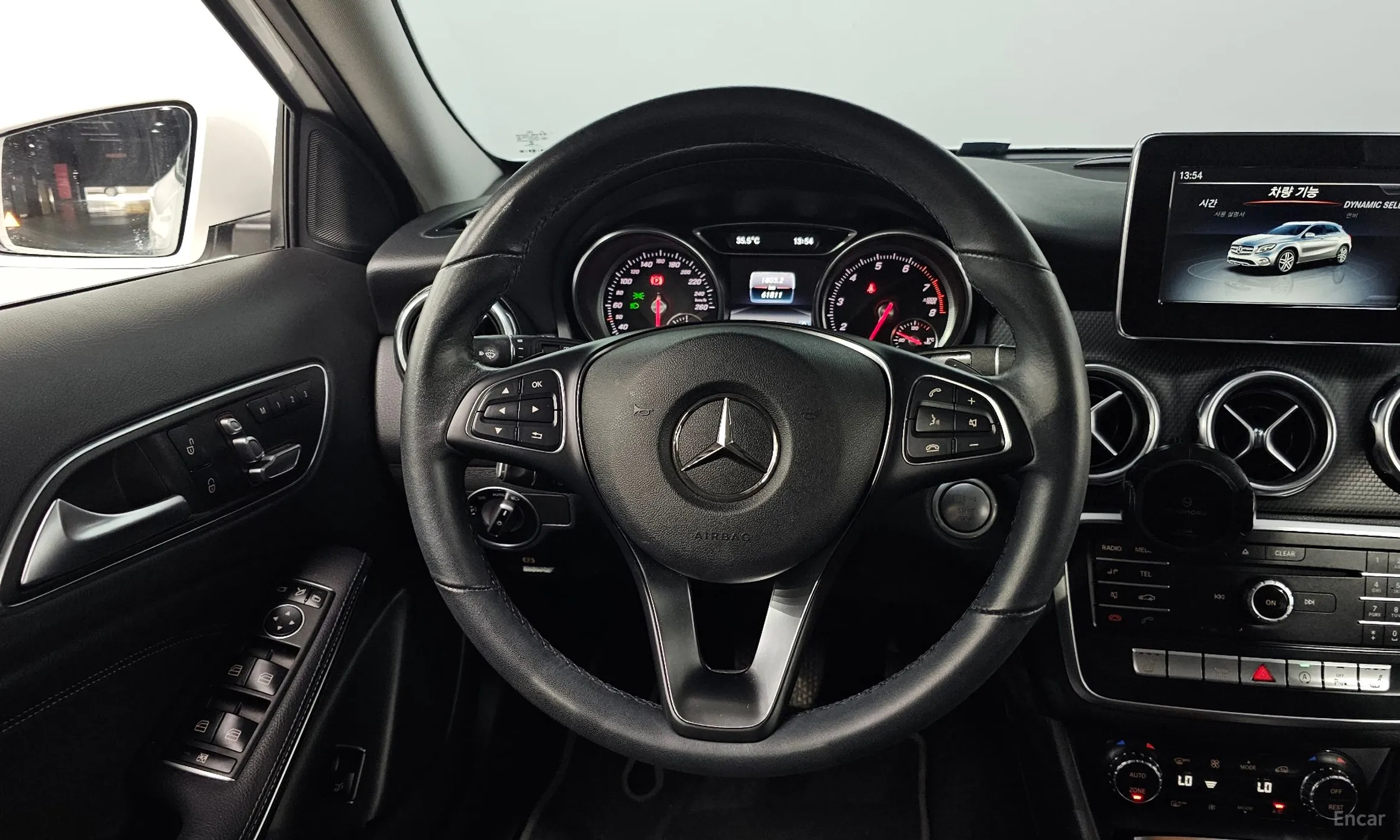 Mercedes Benz GLA-Class X156 превью 16