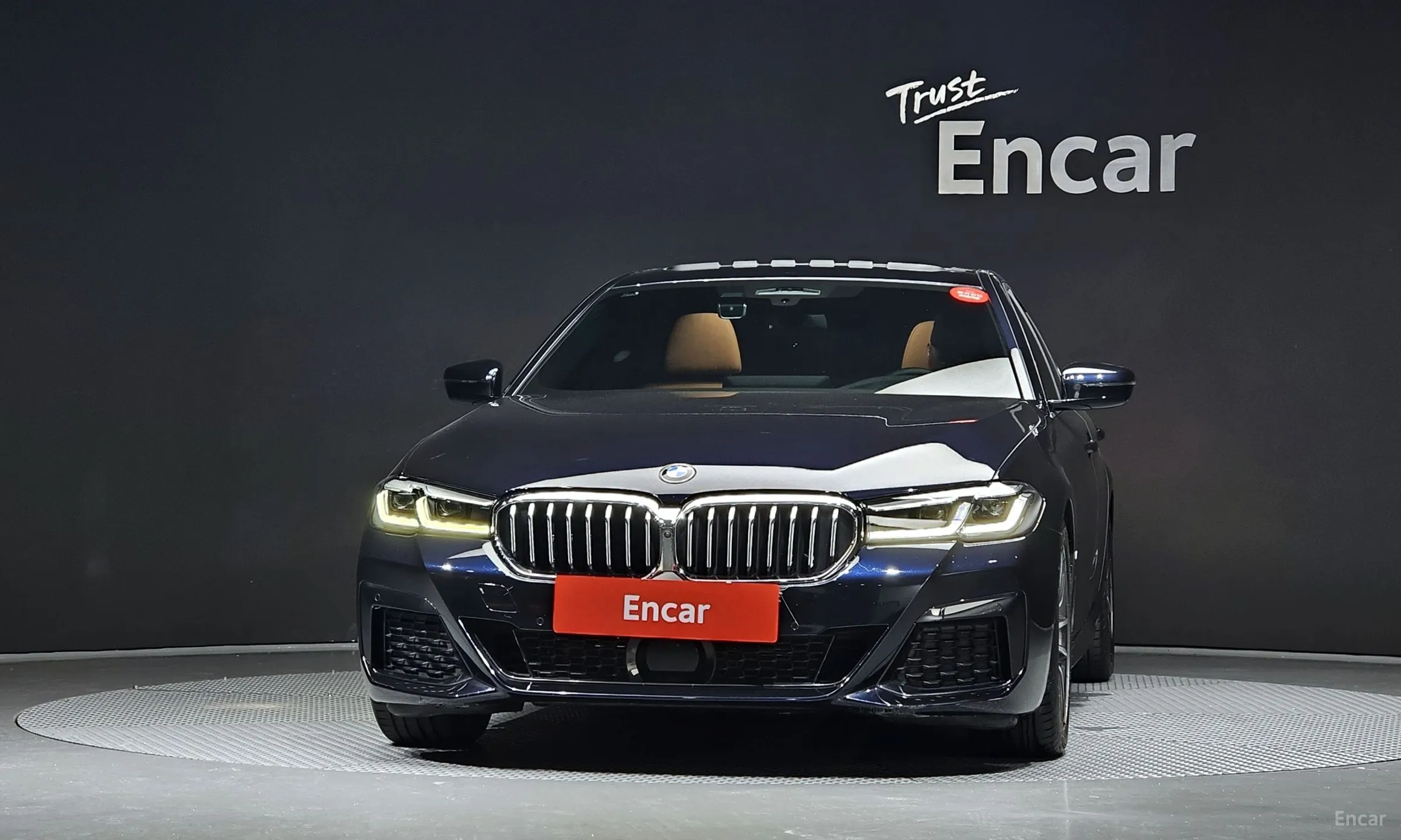 BMW 5 Series (G30) превью 2