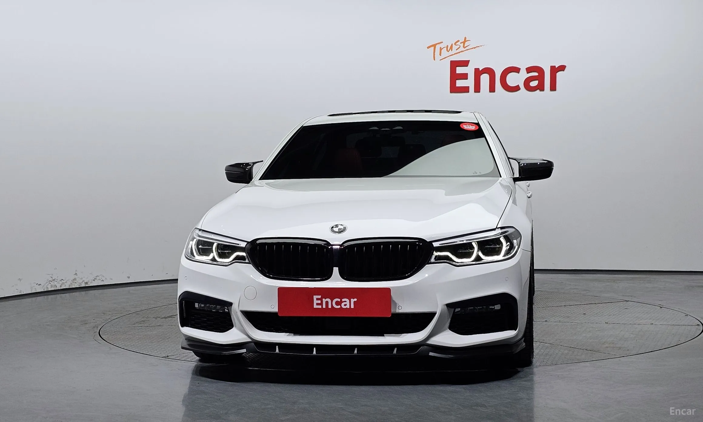 BMW 5 Series (G30) превью 2