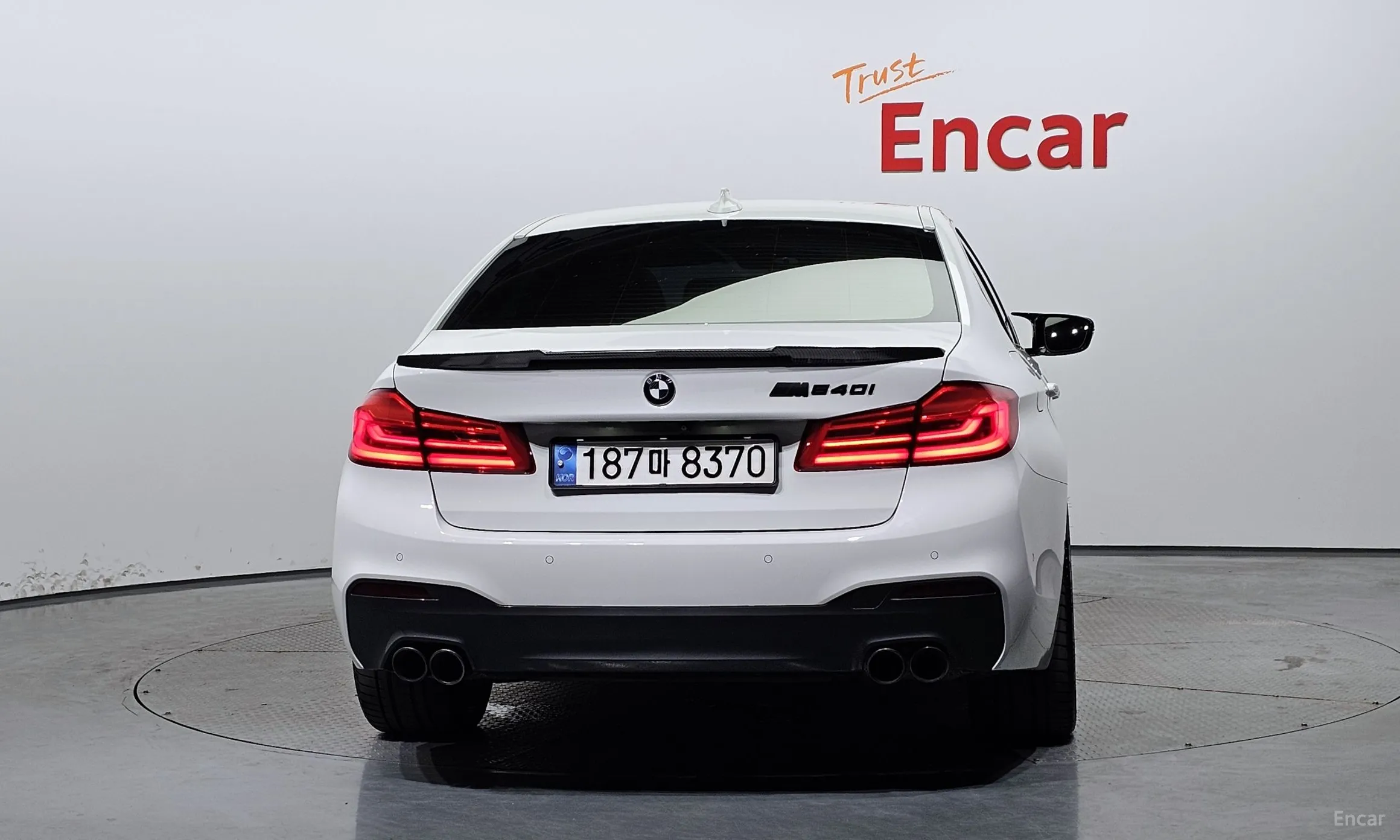 BMW 5 Series (G30) превью 3