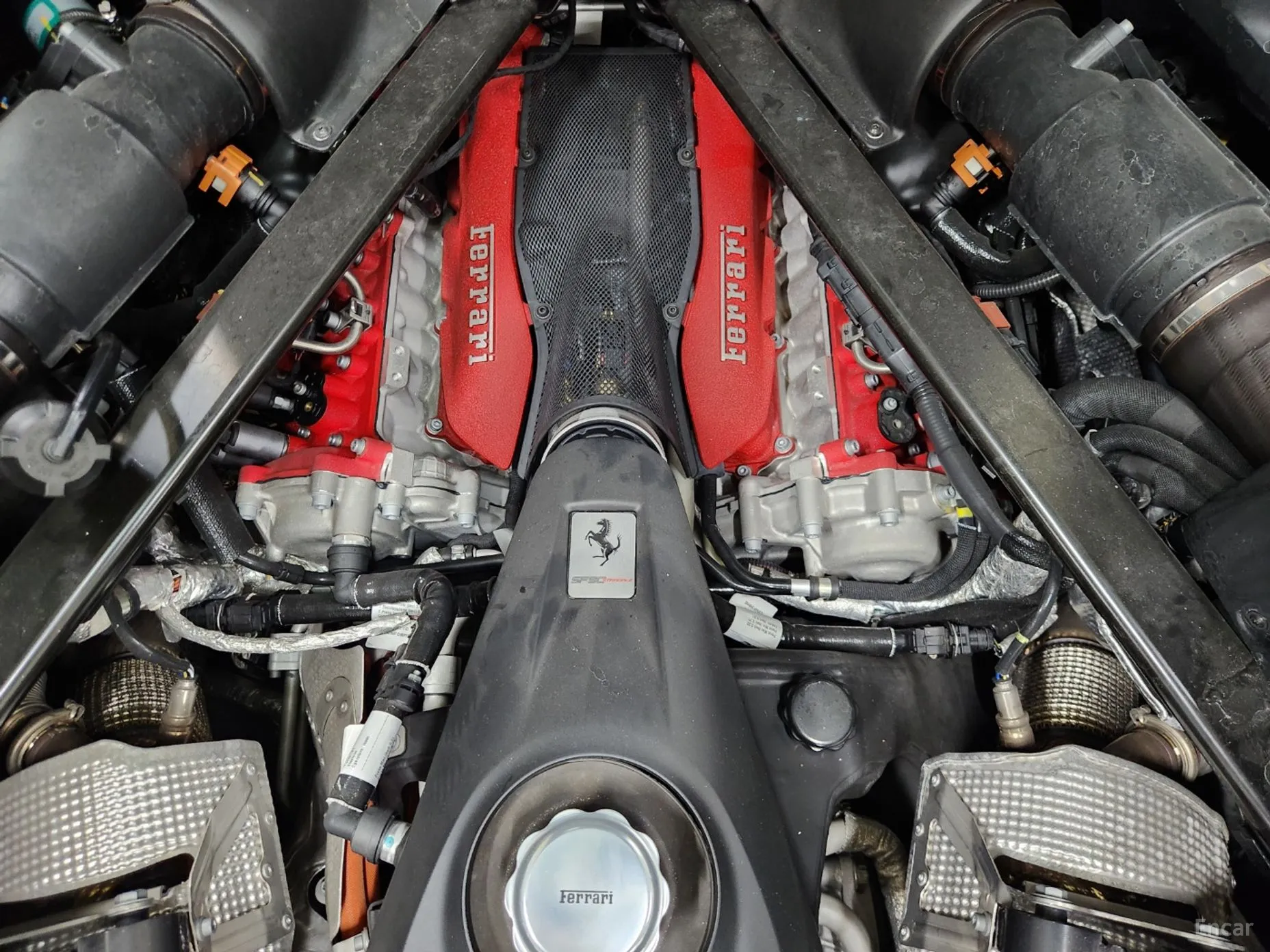 Ferrari SF90 Stradale превью 18