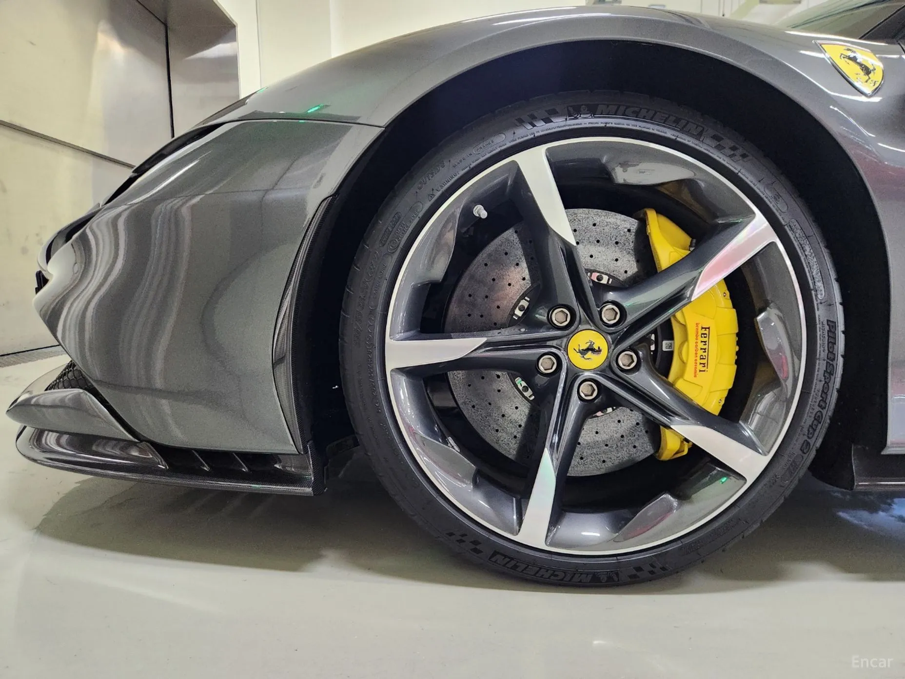 Ferrari SF90 Stradale превью 20