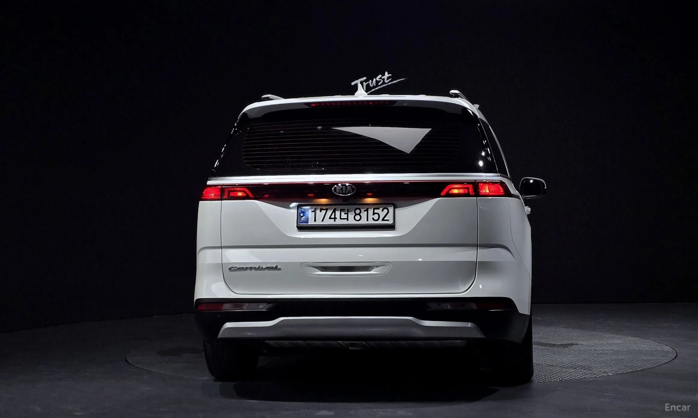 Kia Carnival Gen 4 превью 3