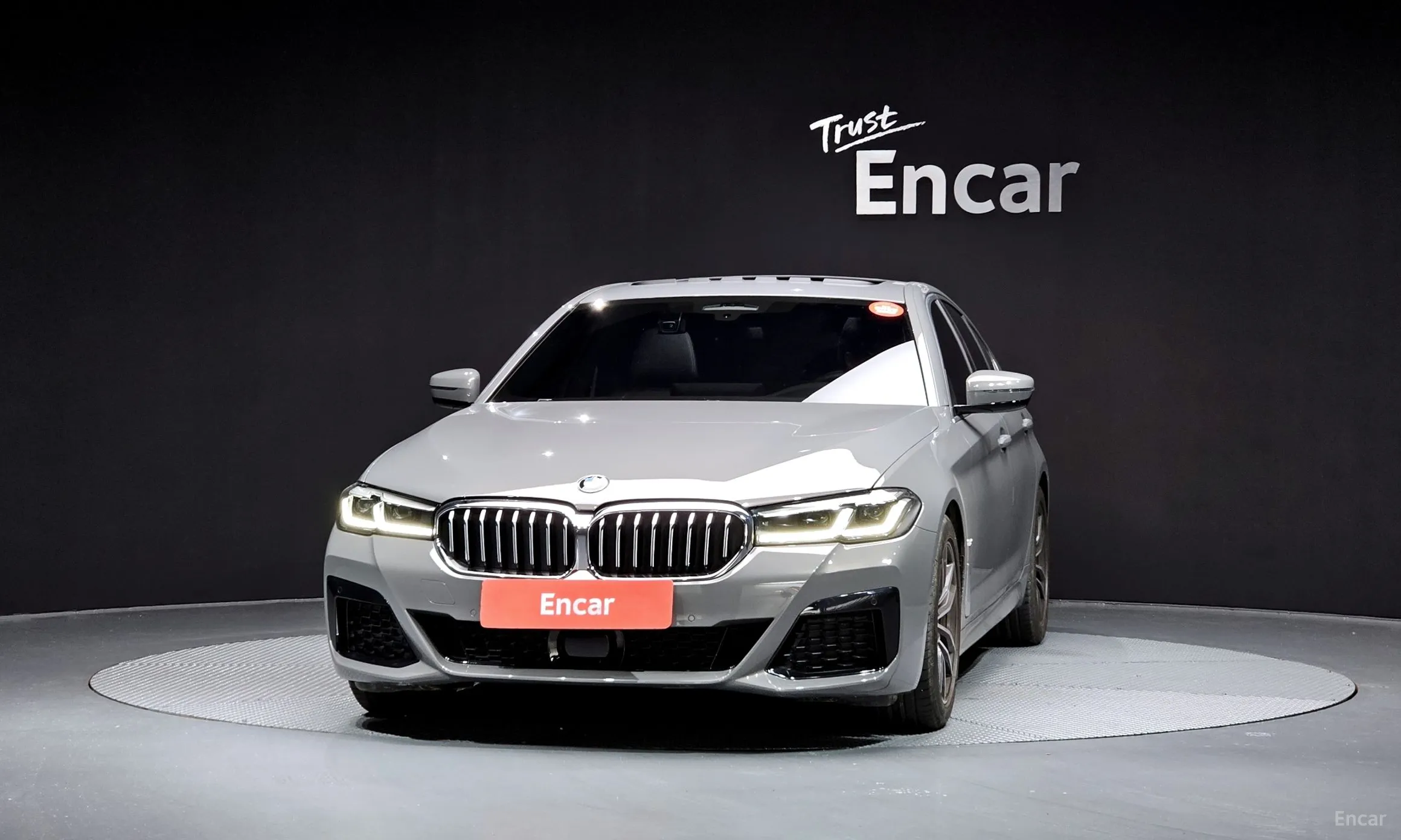 BMW 5 Series (G30) превью 2