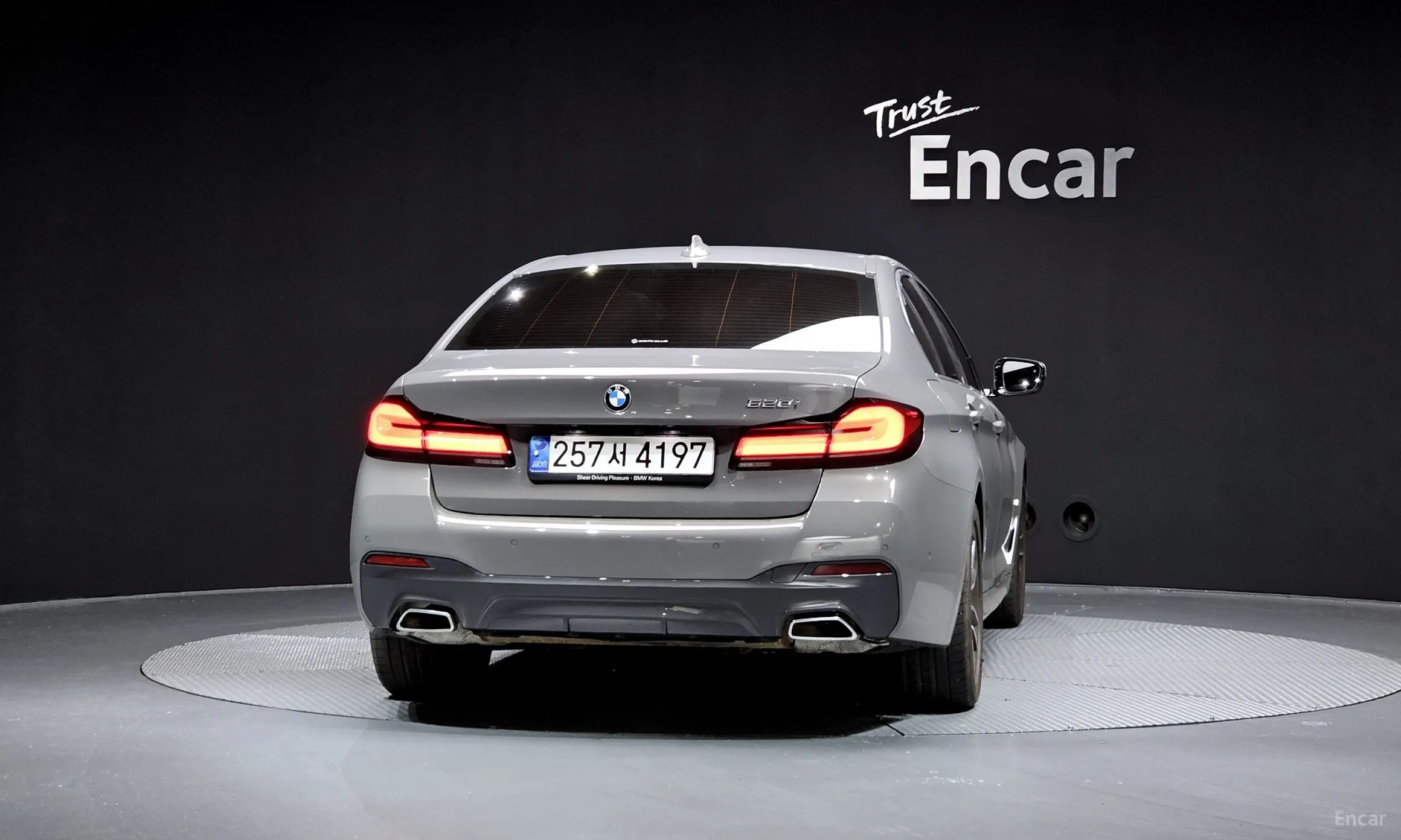 BMW 5 Series (G30) превью 3