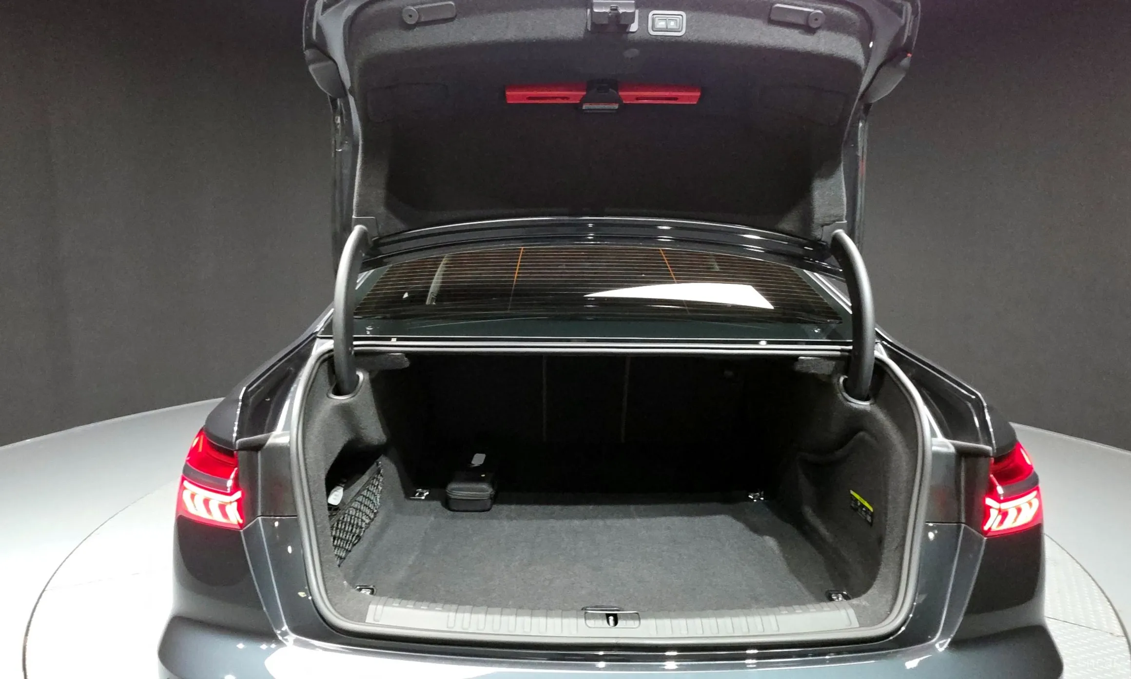 Audi A6 (C8) превью 20