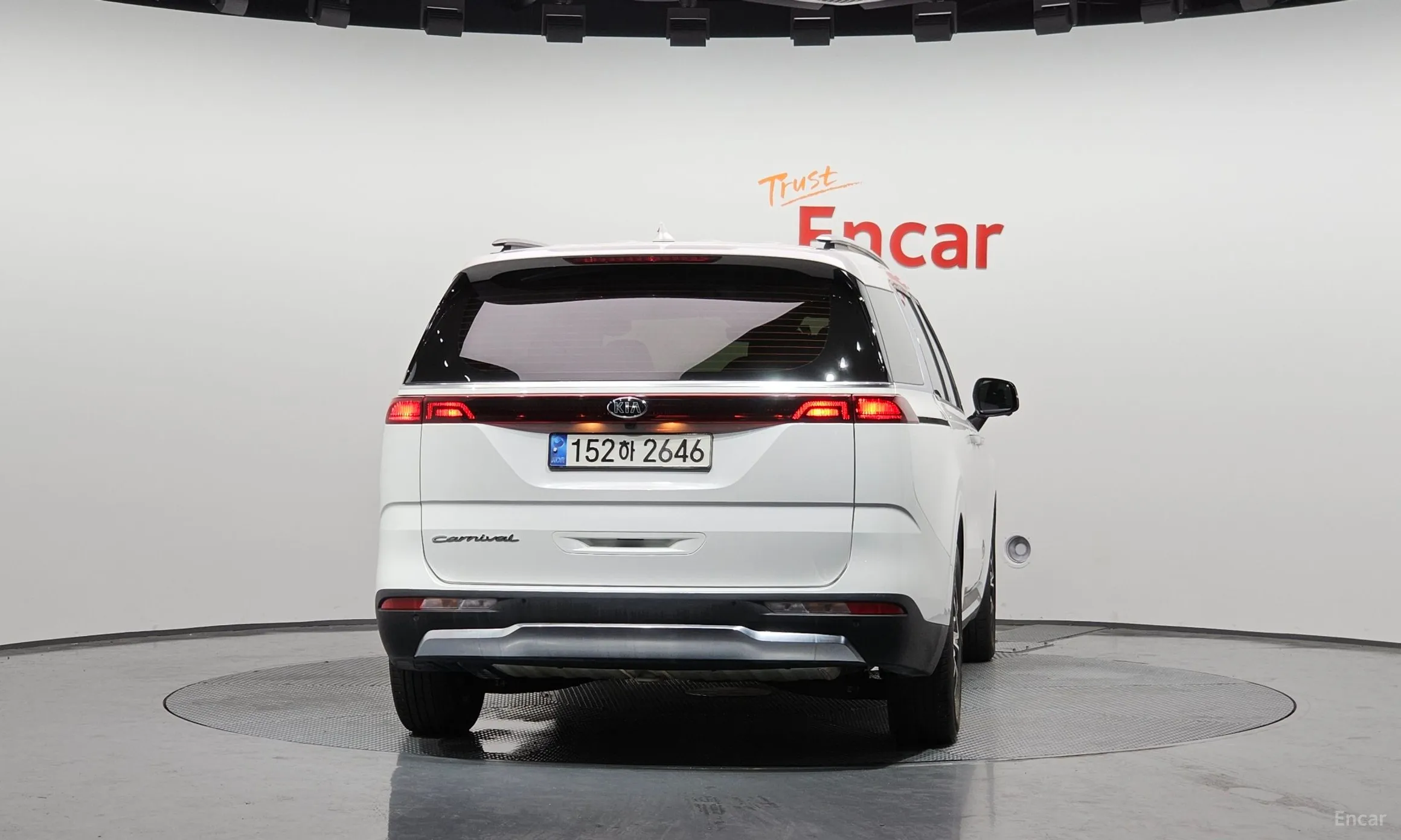 Kia Carnival Gen 4 превью 3