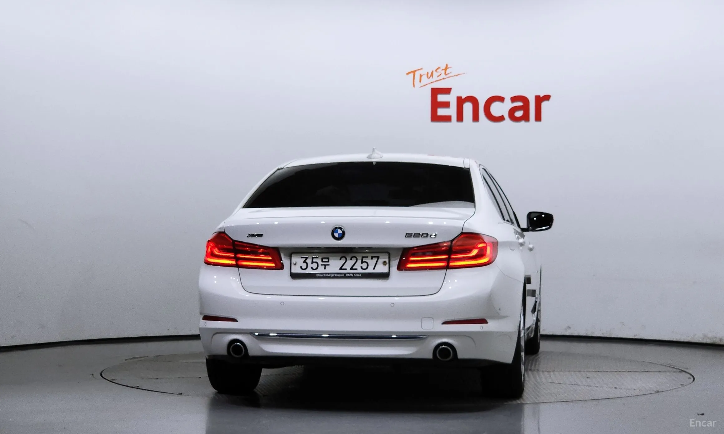 BMW 5 Series (G30) превью 3