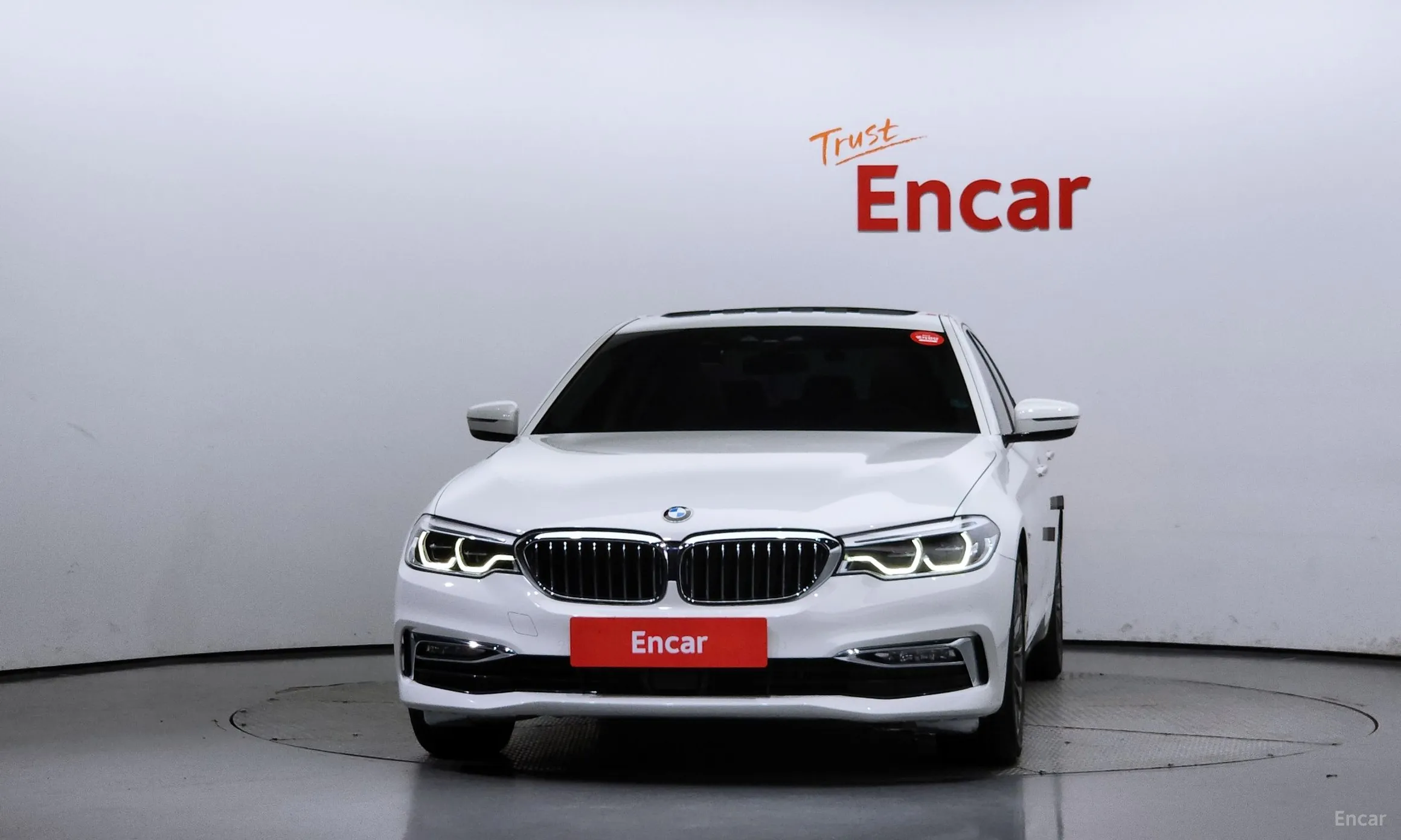 BMW 5 Series (G30) превью 2