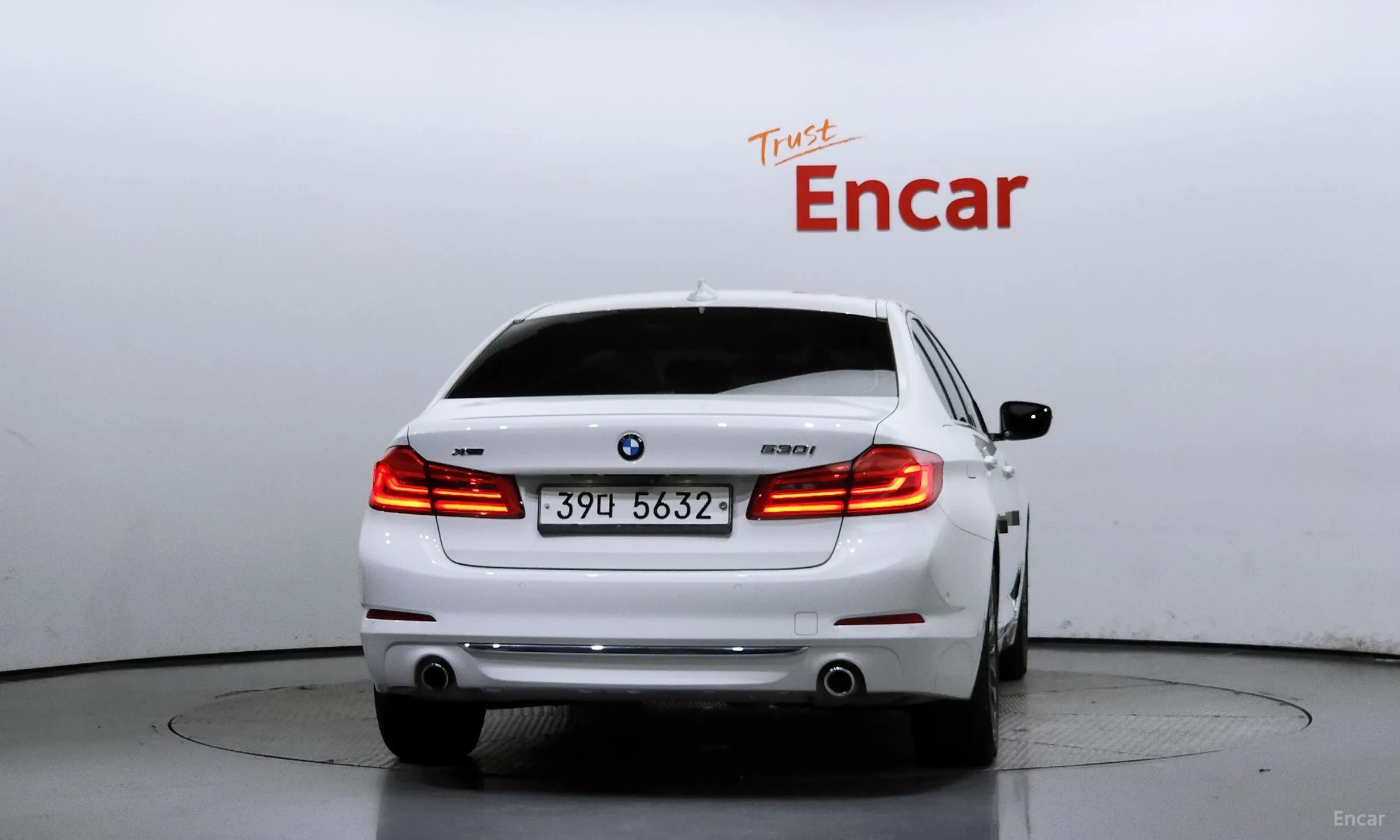 BMW 5 Series (G30) превью 3