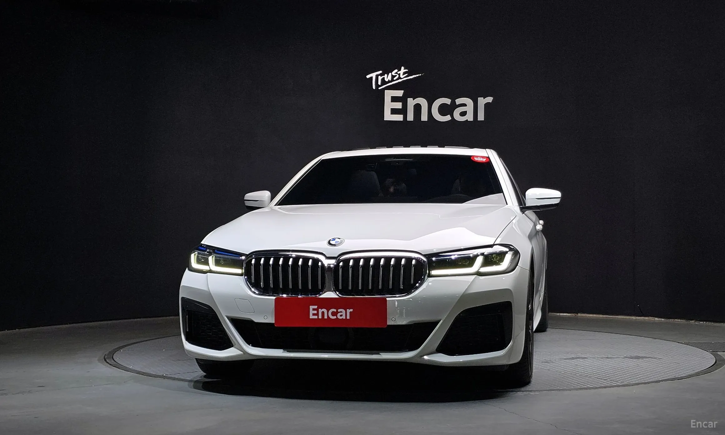 BMW 5 Series (G30) превью 2