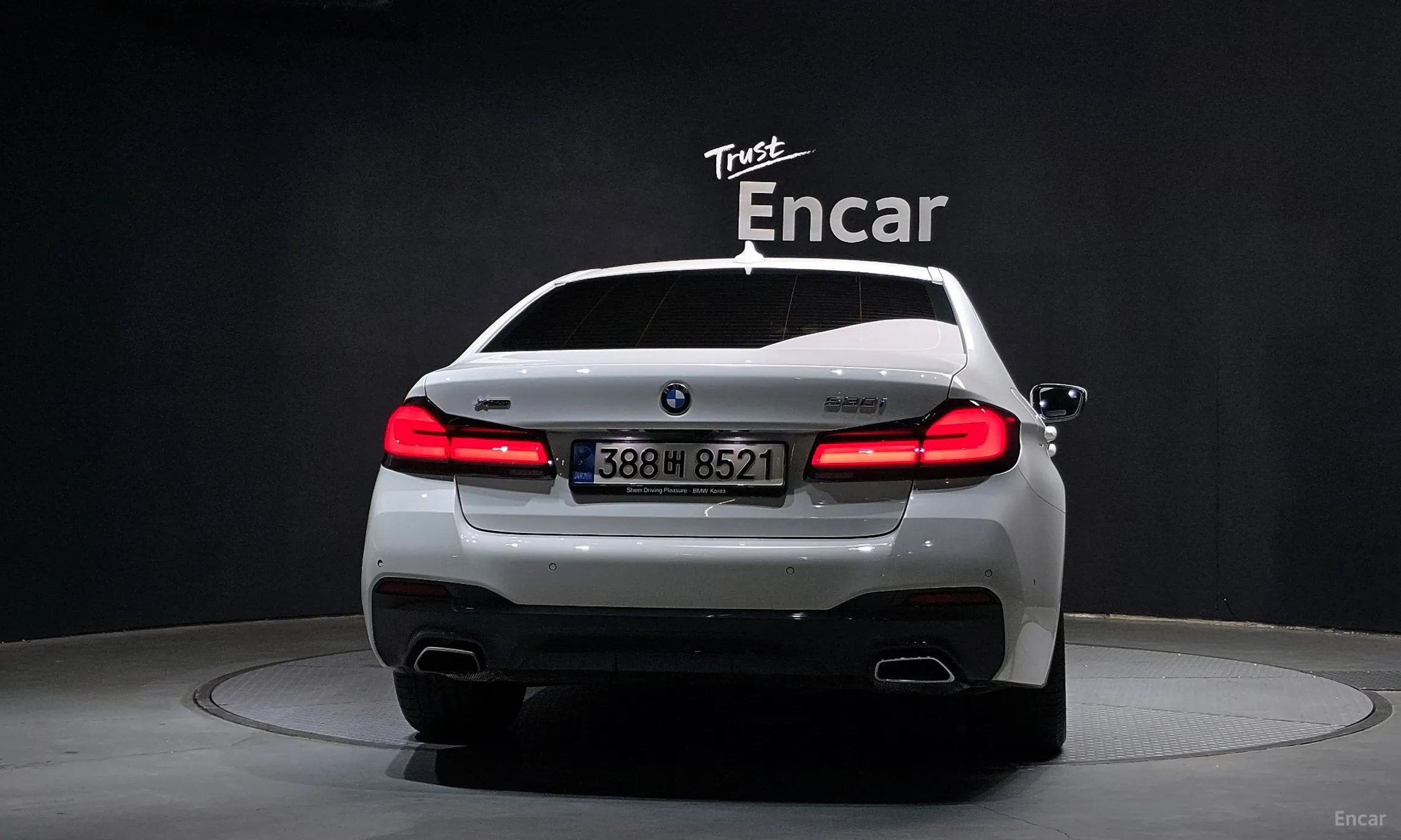 BMW 5 Series (G30) превью 3