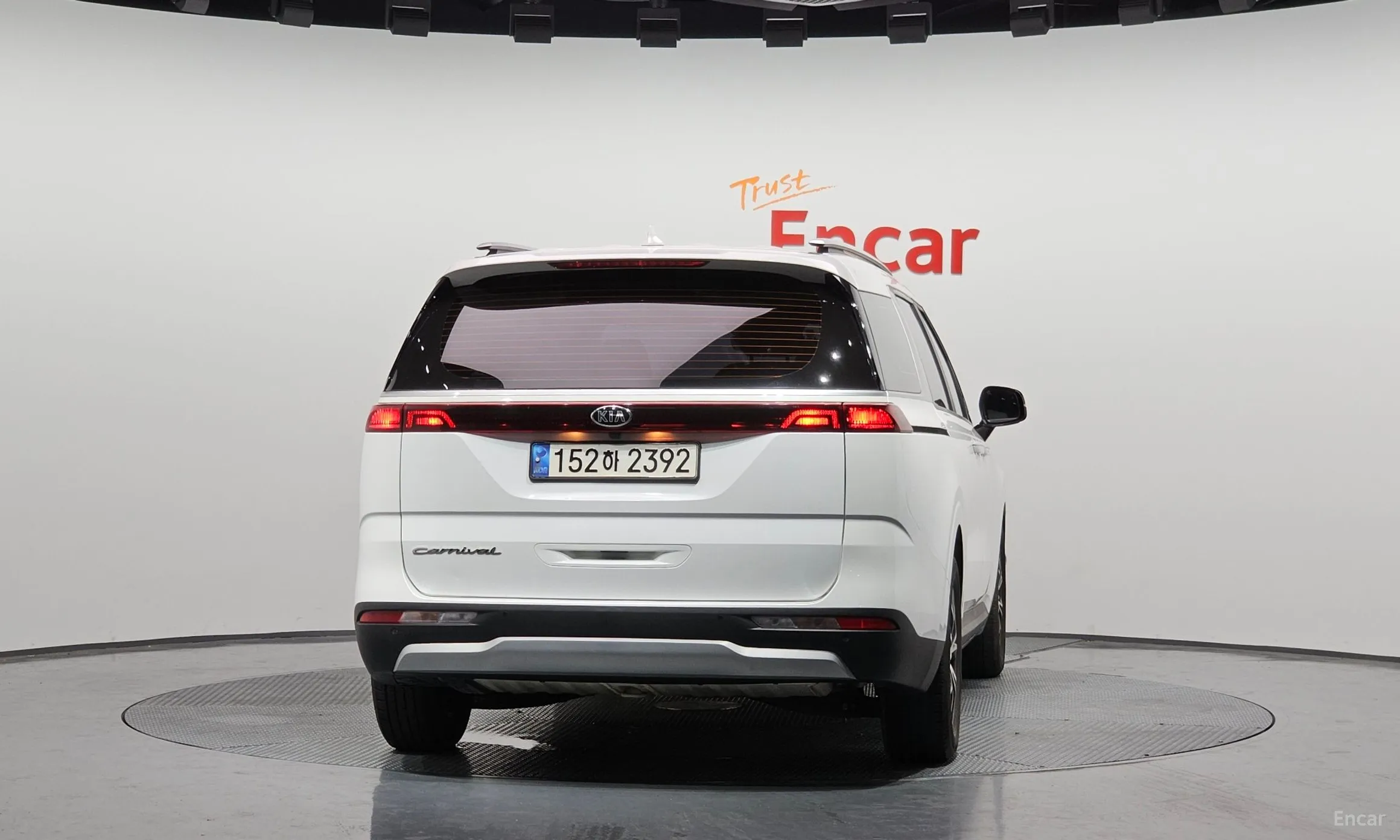 Kia Carnival Gen 4 превью 3