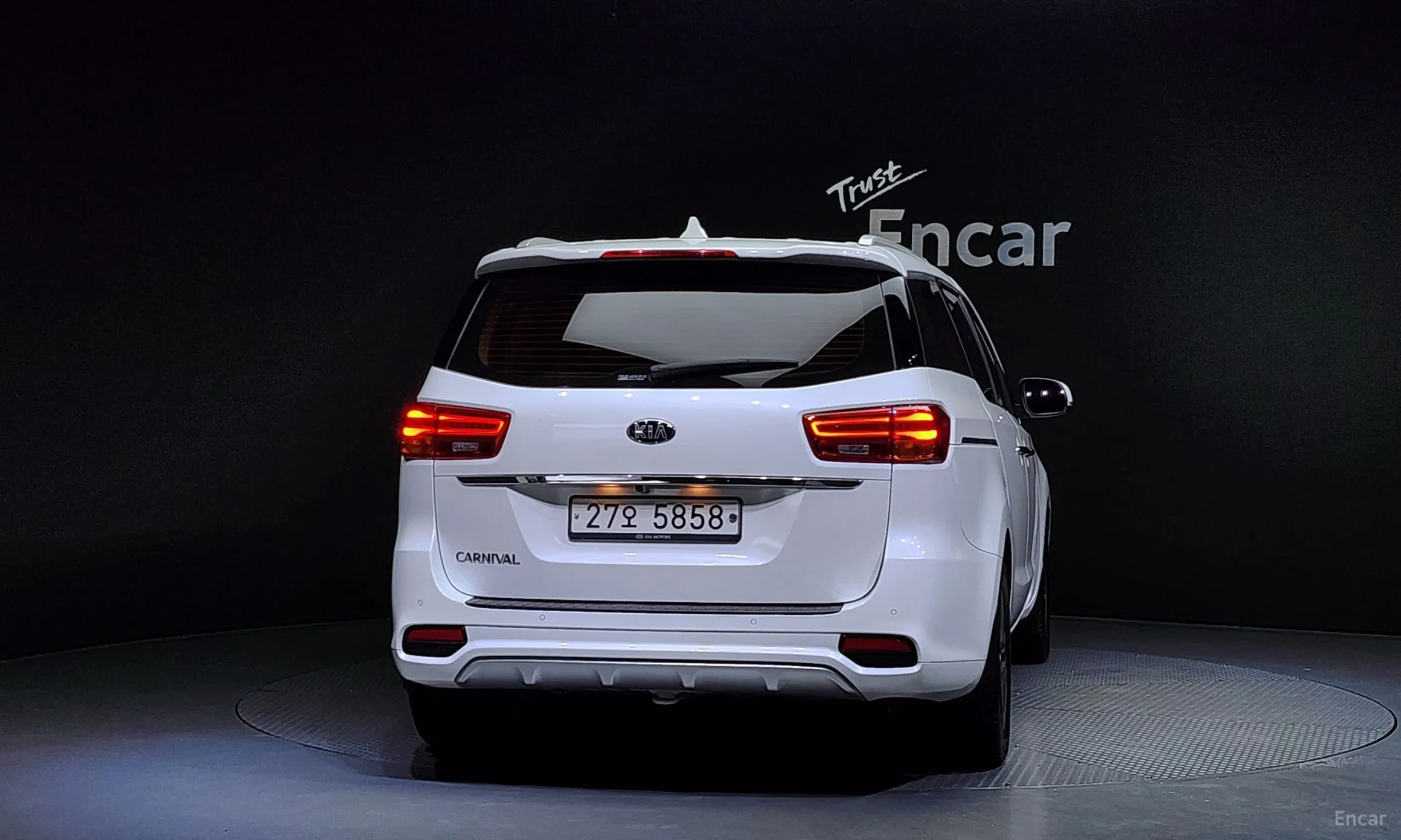 Kia Carnival превью 3