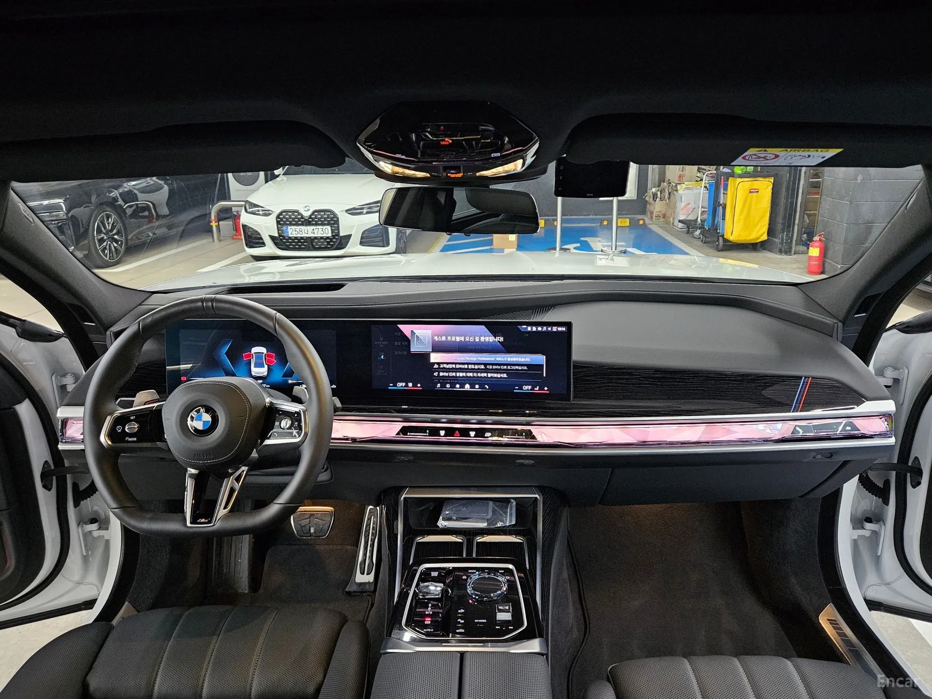 BMW 7 Series (G70) превью 4