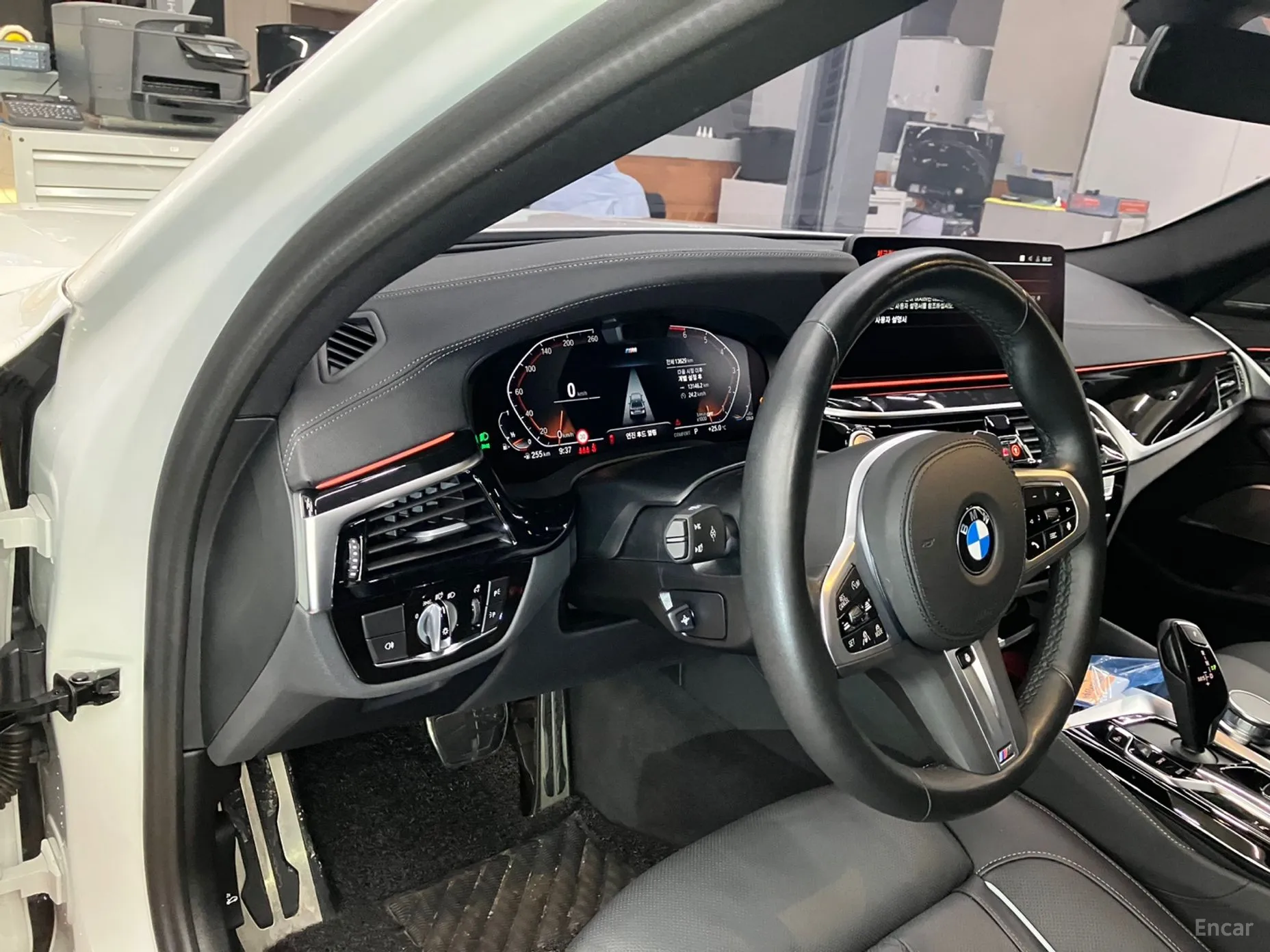 BMW 5 Series (G30) превью 2