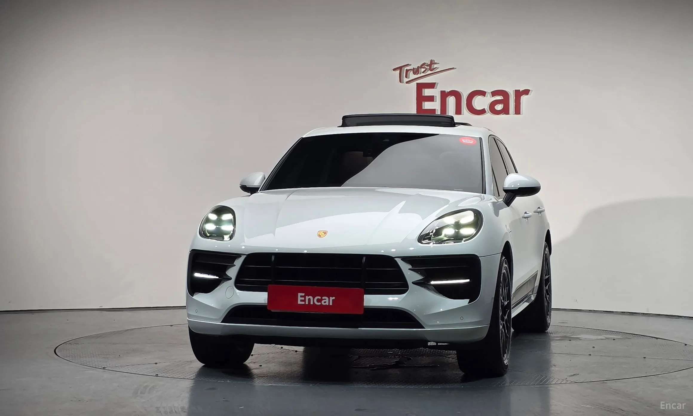 Porsche Macan превью 2