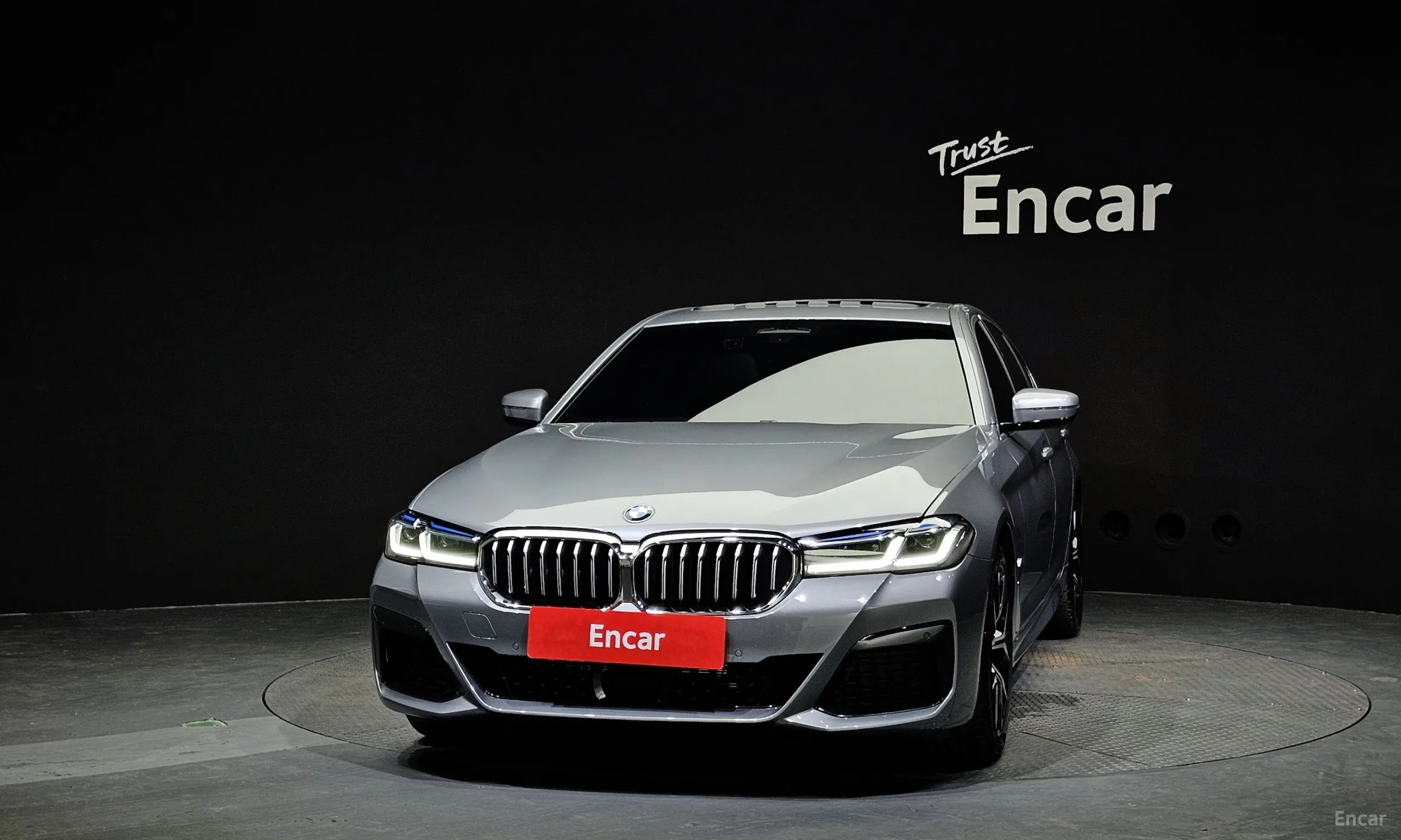 BMW 5 Series (G30) превью 2