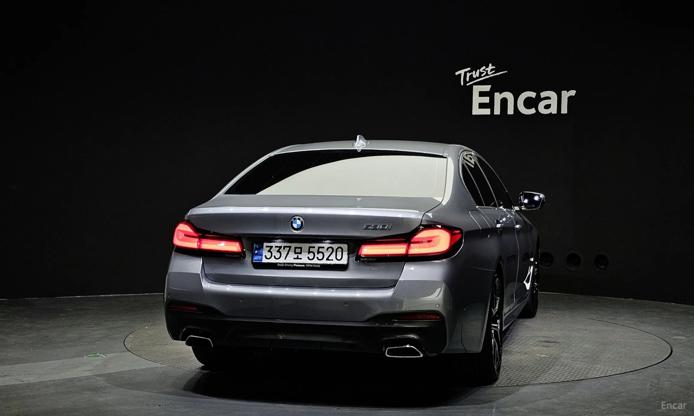 BMW 5 Series (G30) превью 3