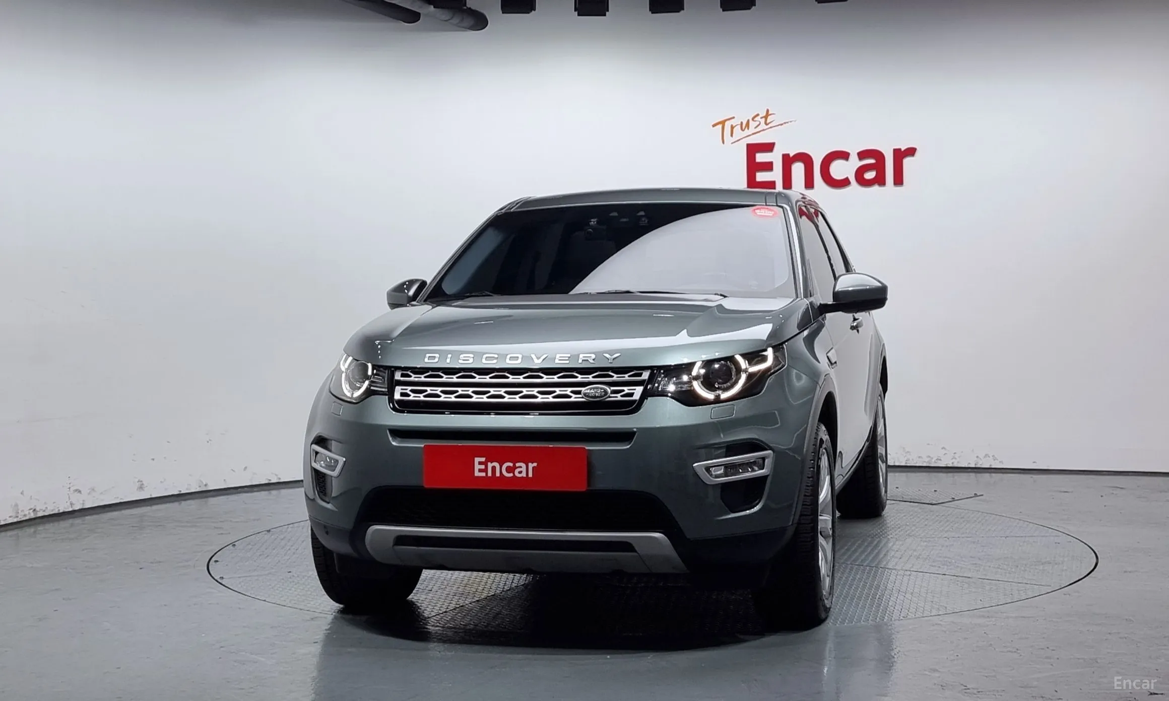 Land Rover Discovery Sports превью 2