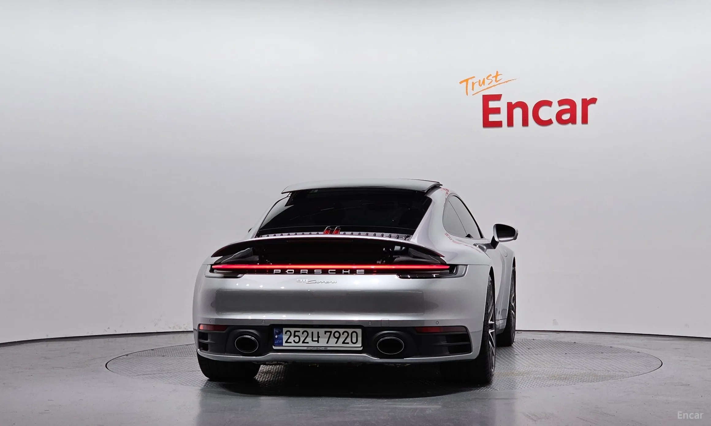 Porsche 911 (992) превью 3