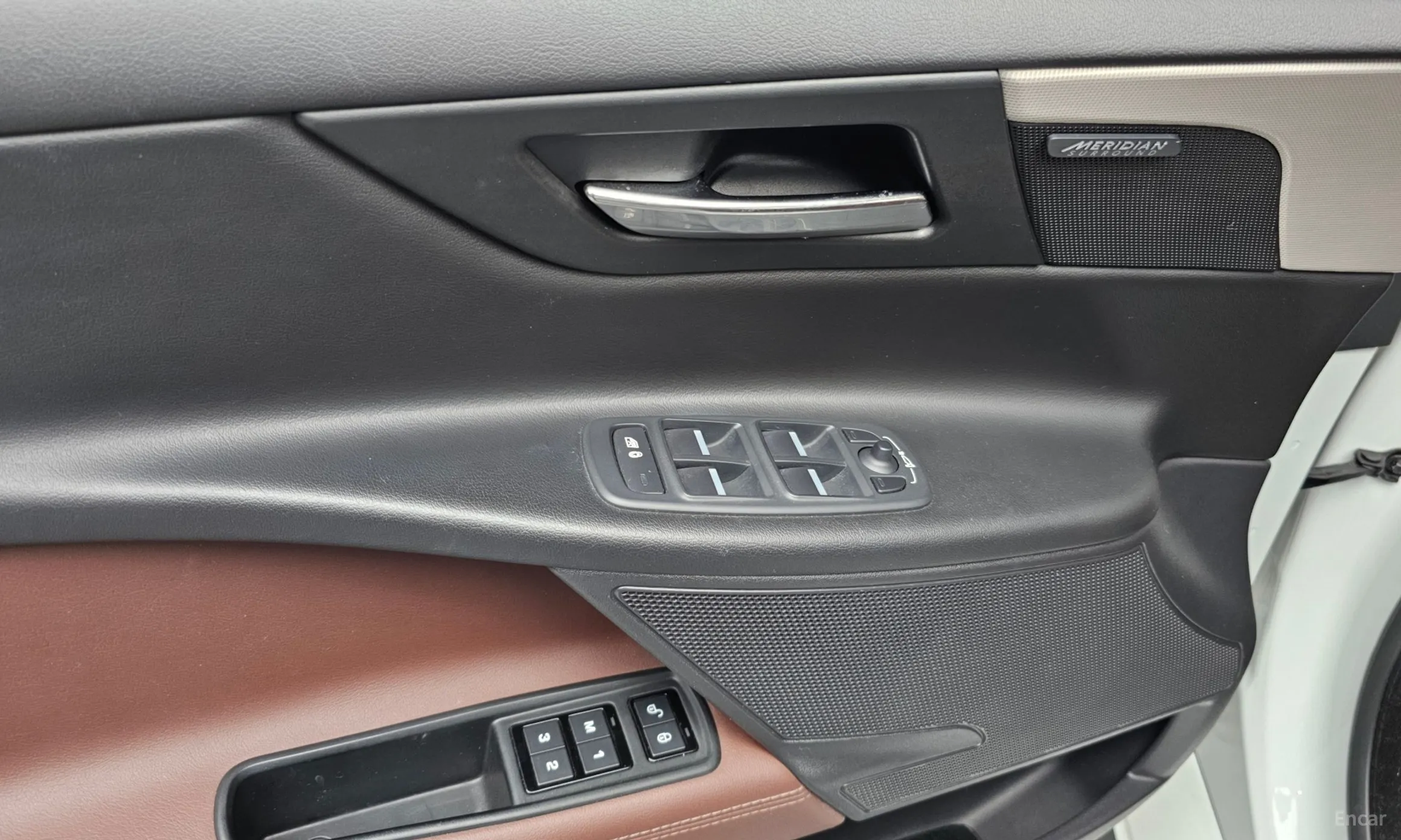 Jaguar XE превью 16