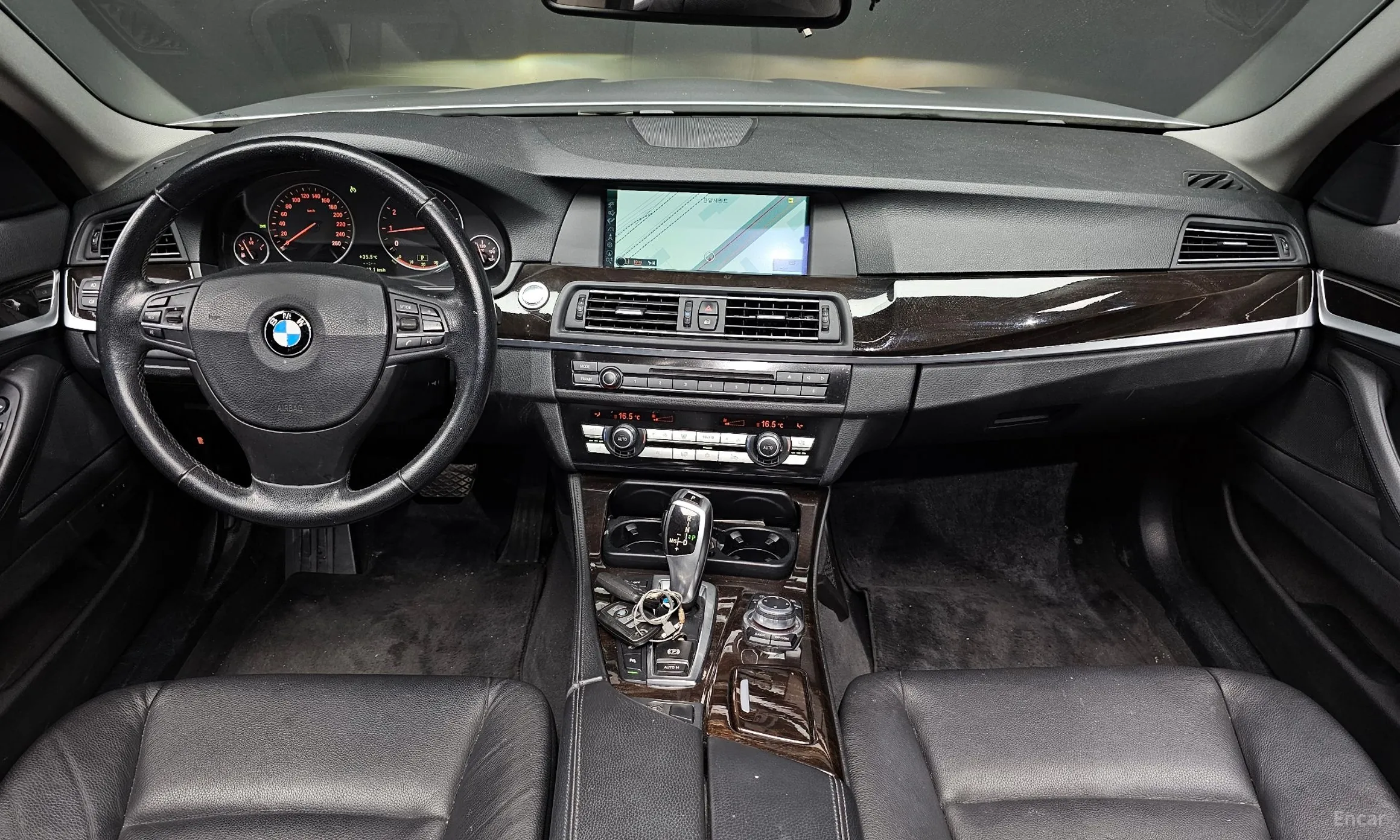 BMW 5 Series (F10) превью 4
