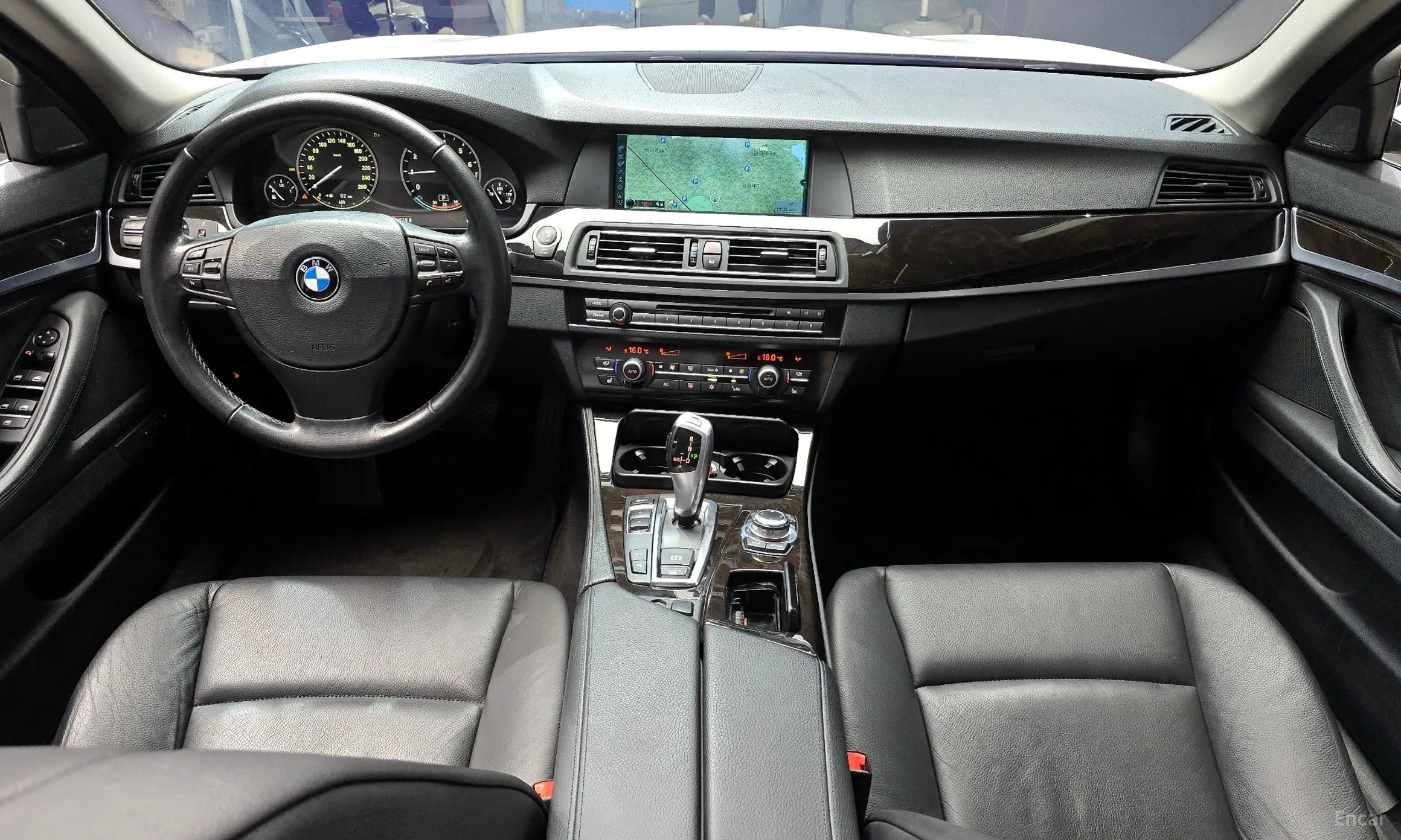 BMW 5 Series (F10) превью 4