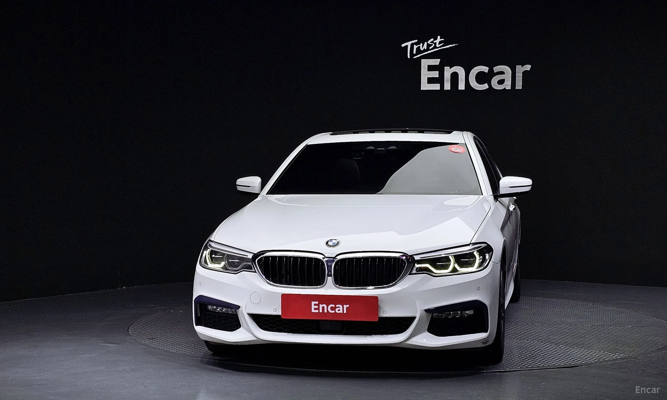 BMW 5 Series (G30) превью 2