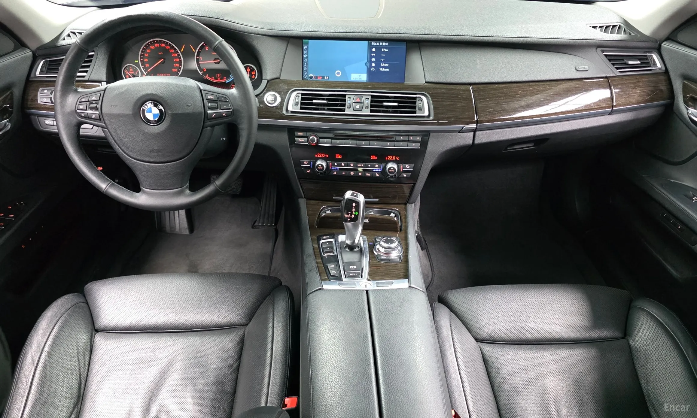 BMW 7 Series (F01) превью 4