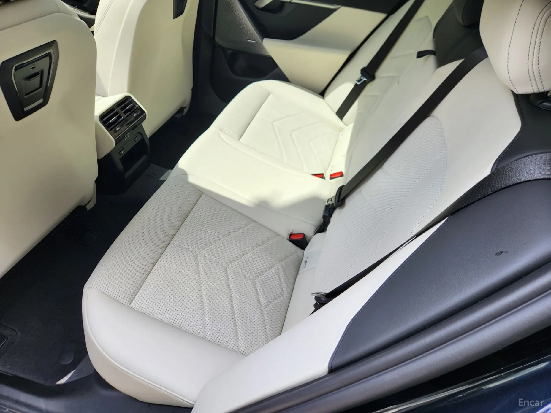 BMW 5 Series (G60) превью 11