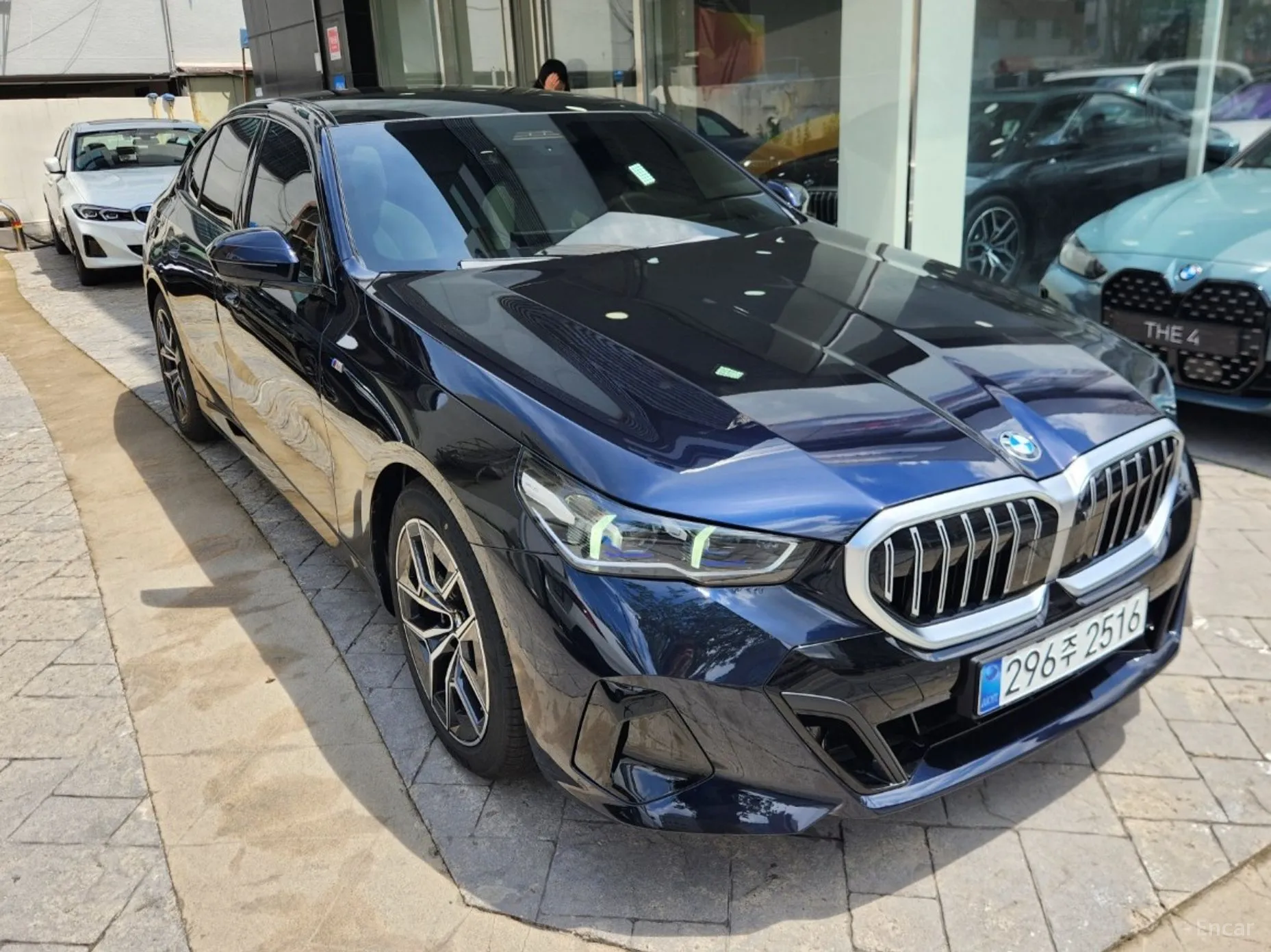 BMW 5 Series (G60) превью 3
