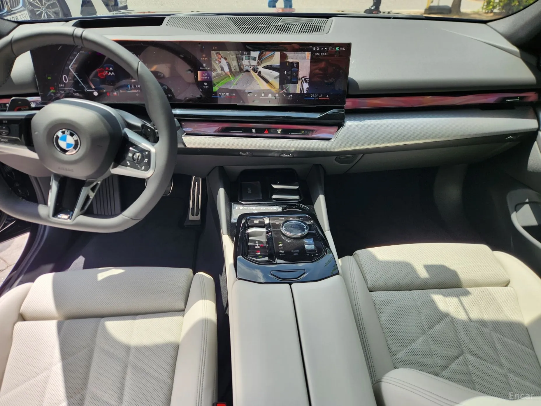 BMW 5 Series (G60) превью 7