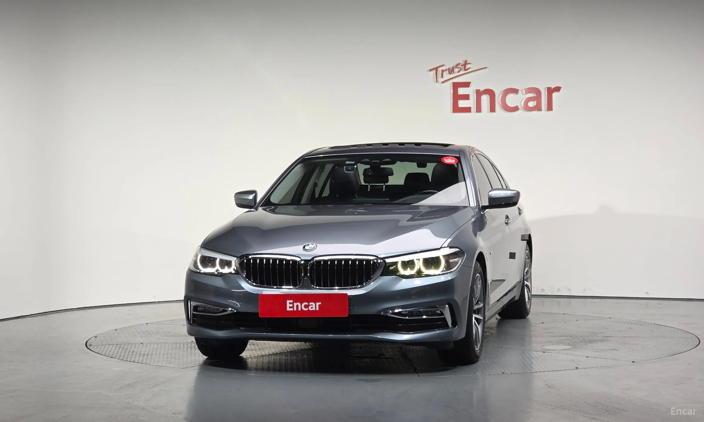 BMW 5 Series (G30) превью 2