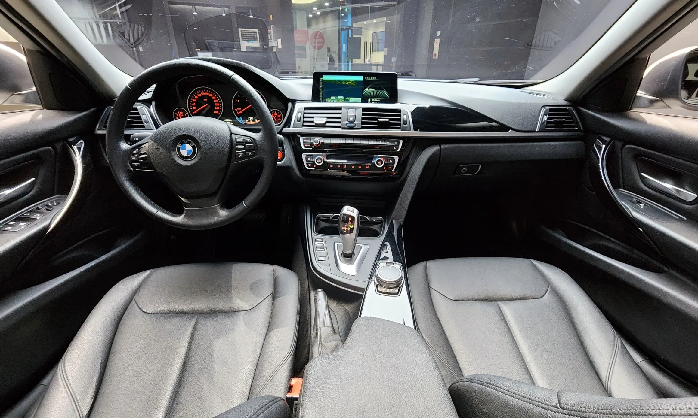 BMW 3 Series (F30) превью 4