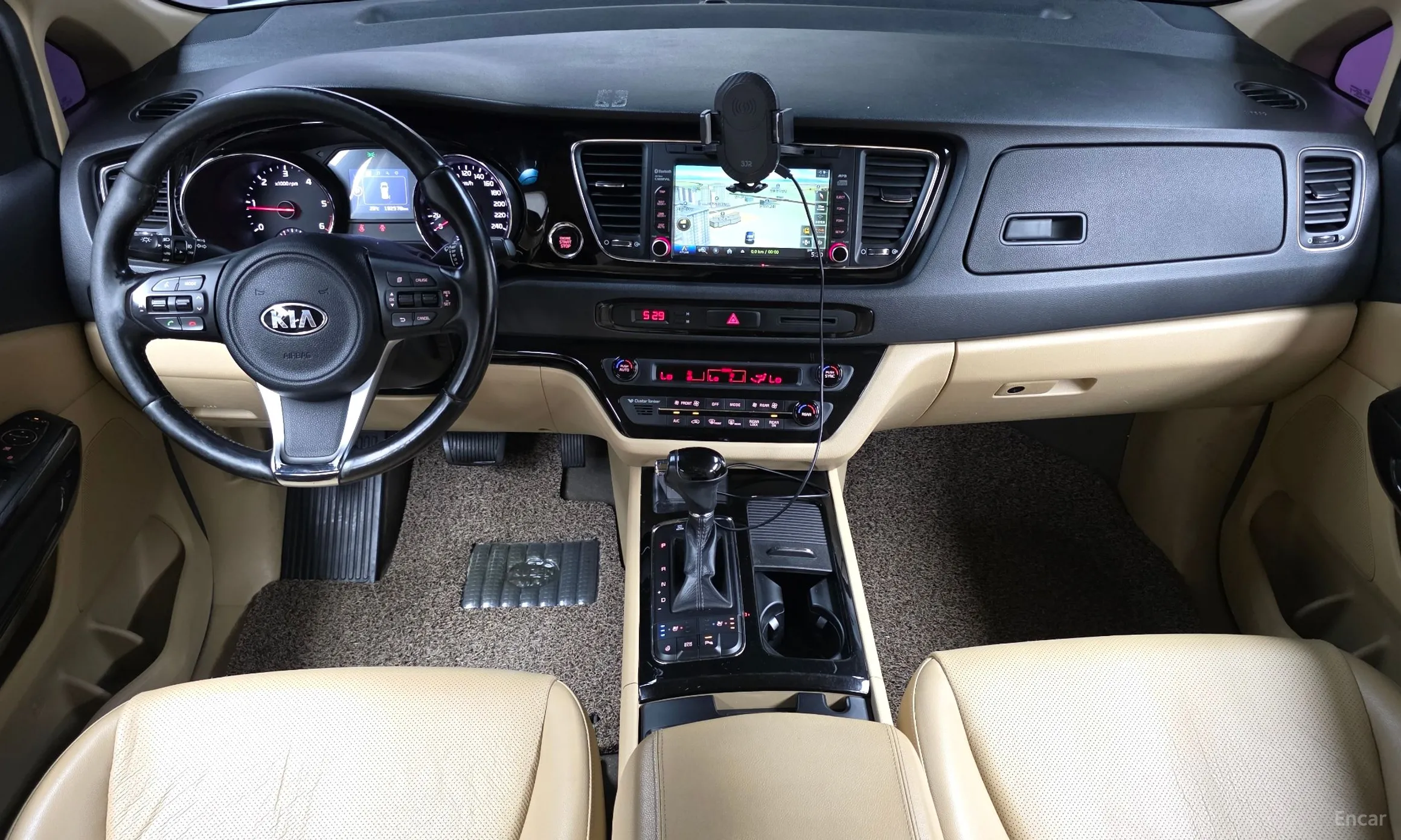 Kia Carnival превью 4