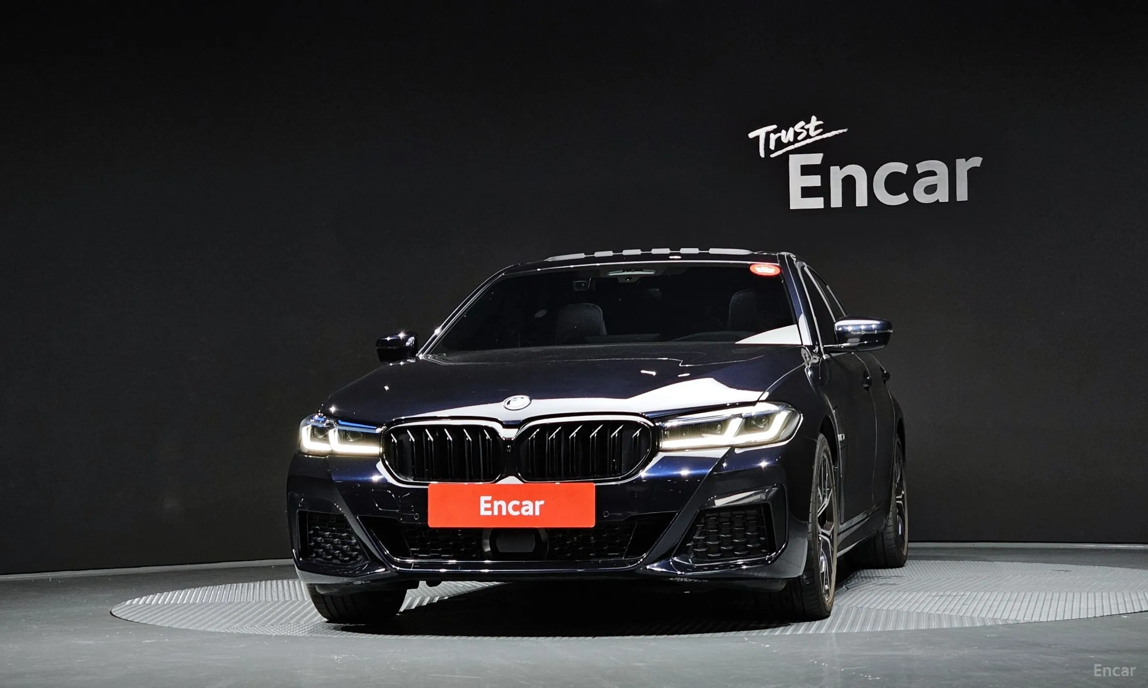 BMW 5 Series (G30) превью 2
