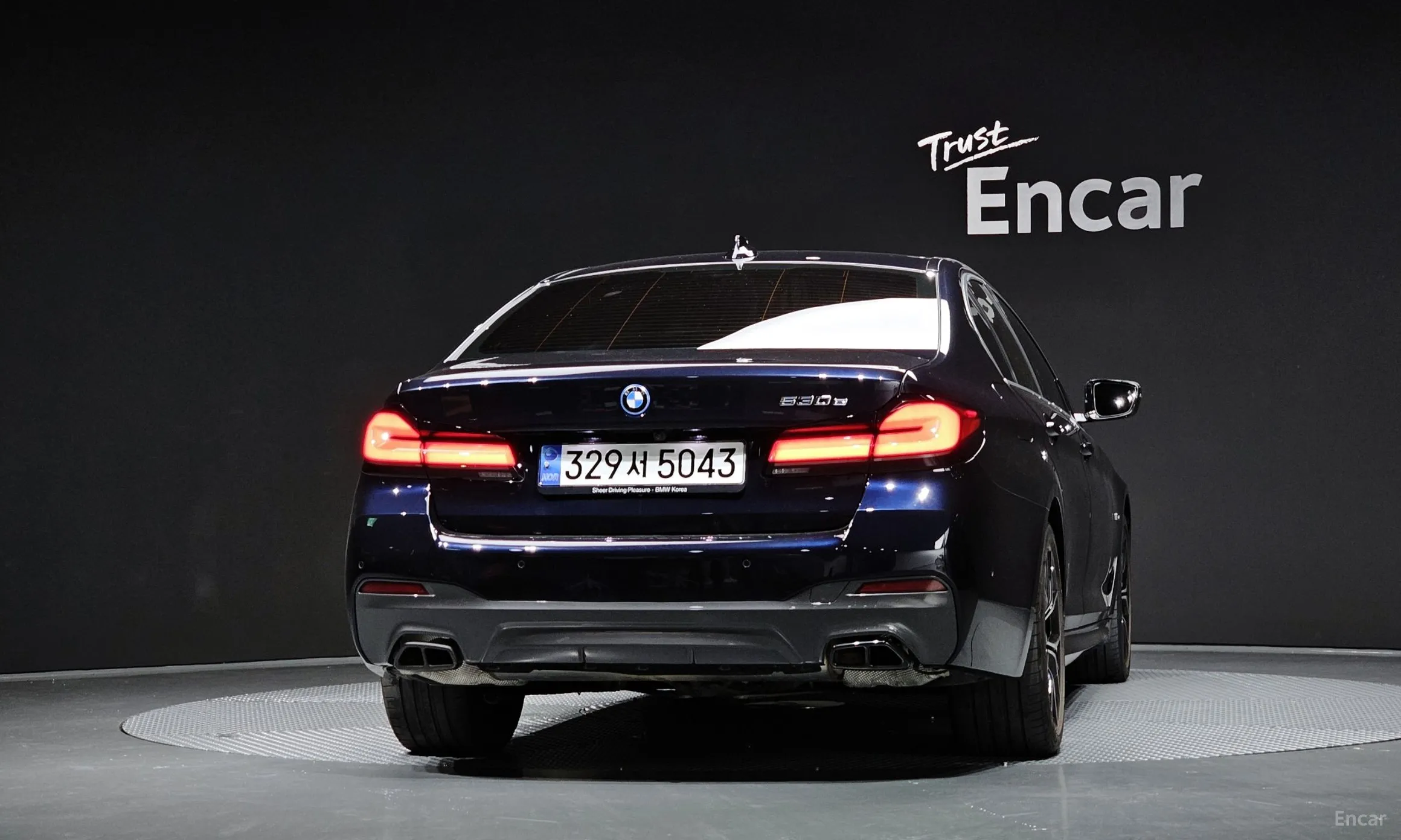 BMW 5 Series (G30) превью 3