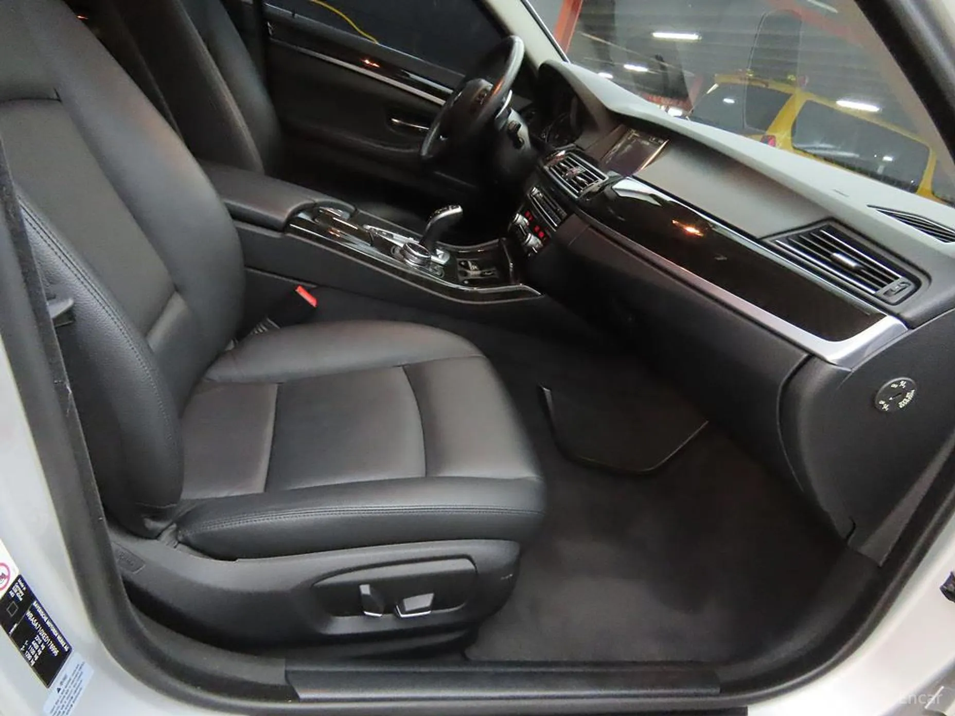 BMW 5 Series (F10) превью 4