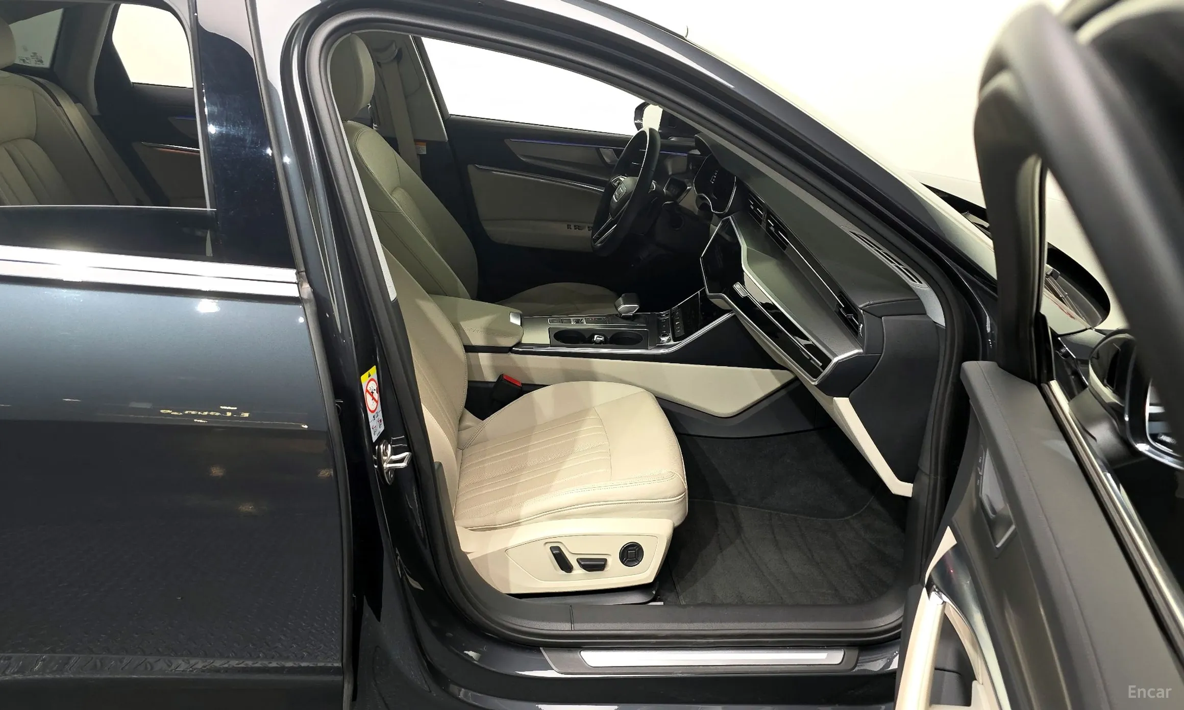 Audi A6 (C8) превью 11